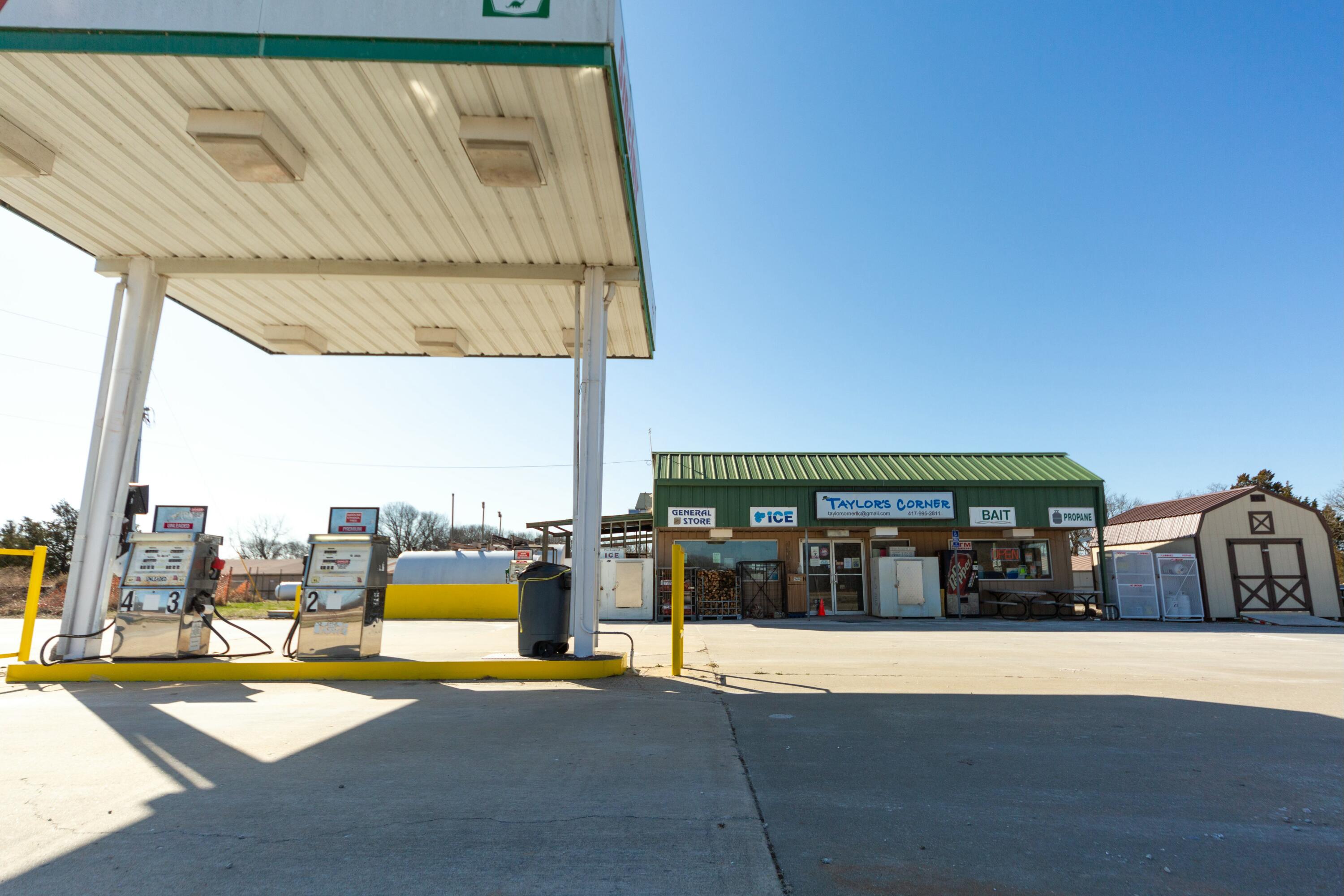 Photo 2 - Commercial Sale for sale – 784 E State Highway 215   Dadeville, MO