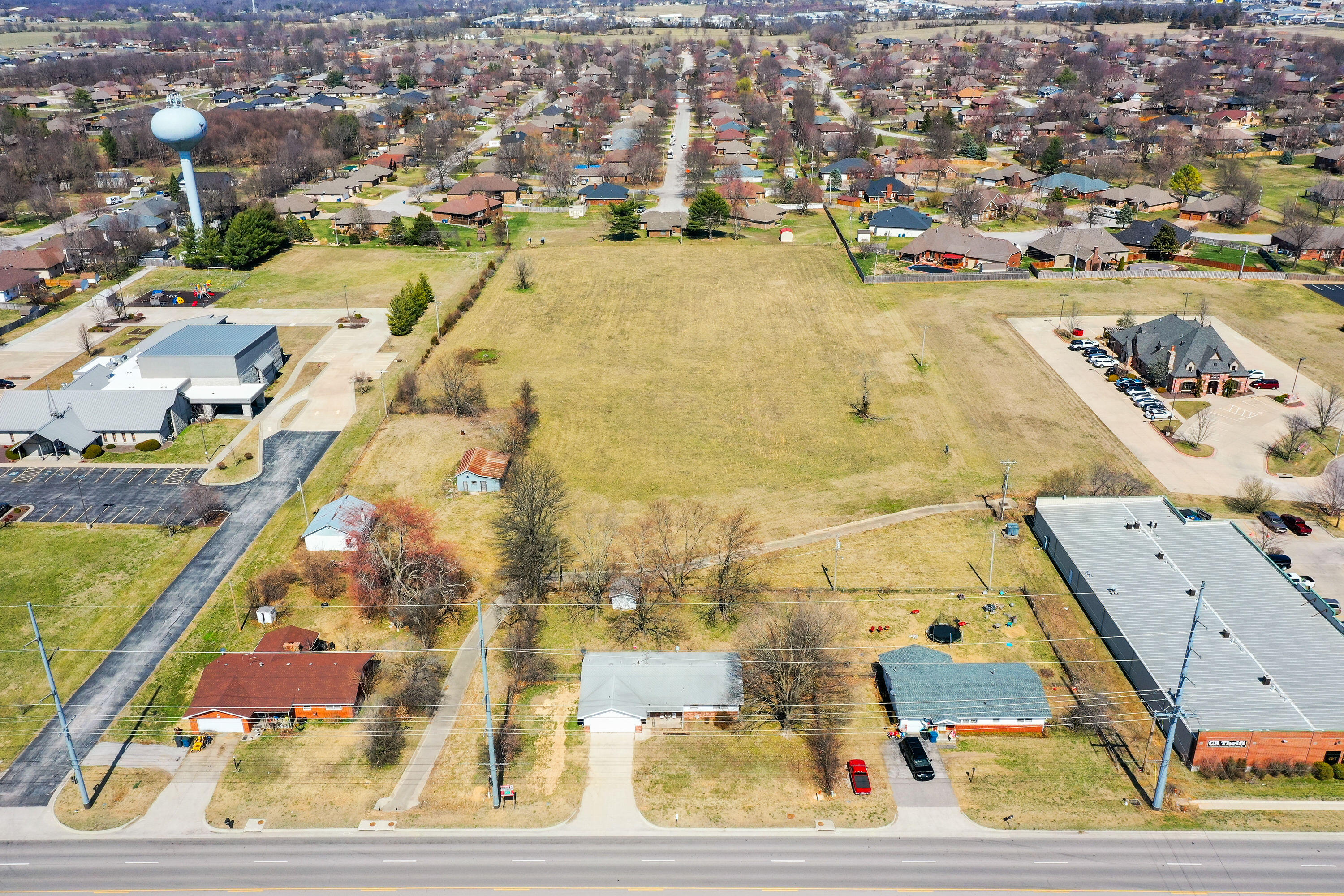 Photo 2 - Commercial Sale for sale – 903-907 W Mt. Vernon Street  Nixa, MO