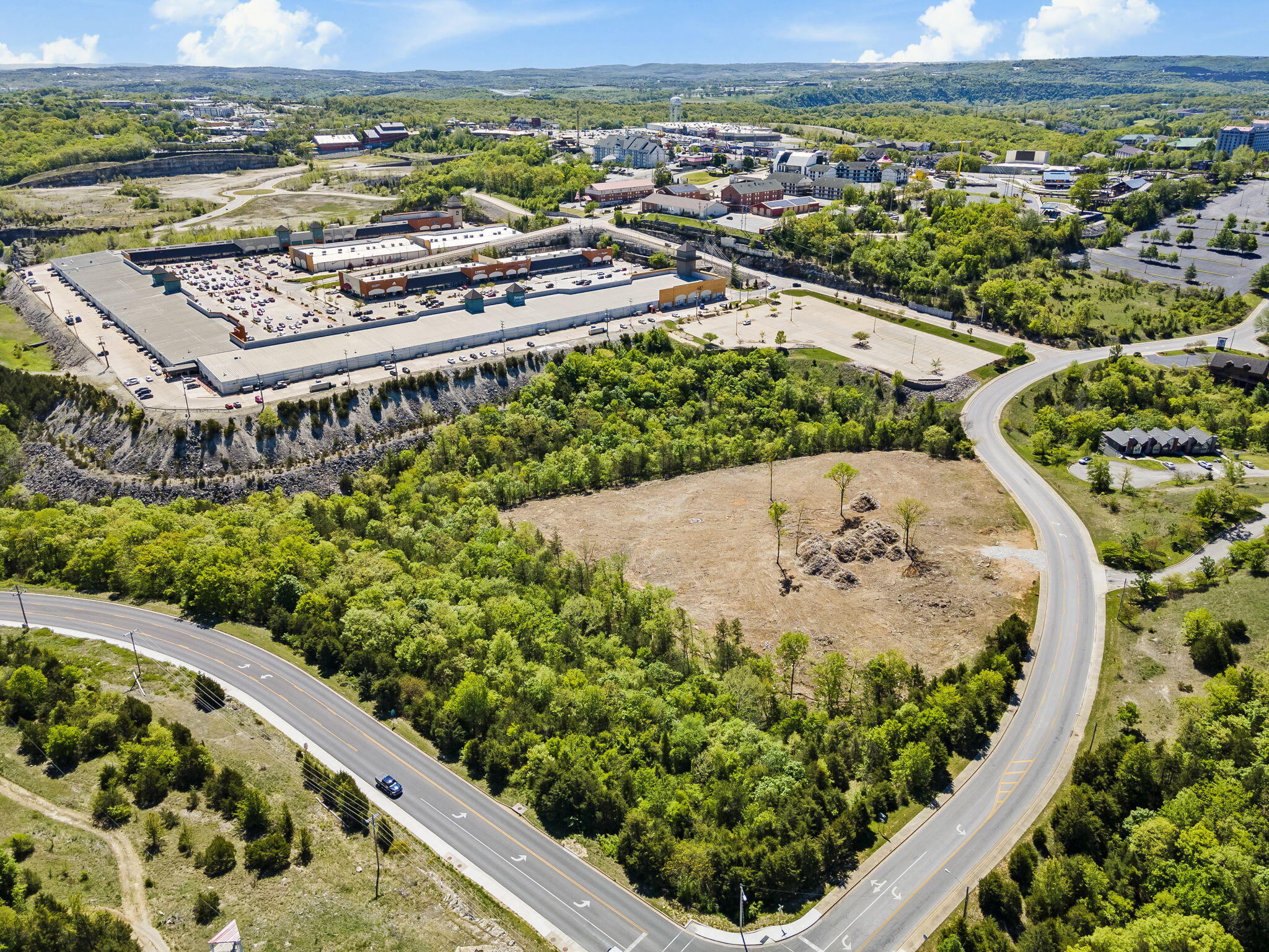 Photo 9 - Commercial Sale for sale – 300 N Wildwood Drive  Branson, MO