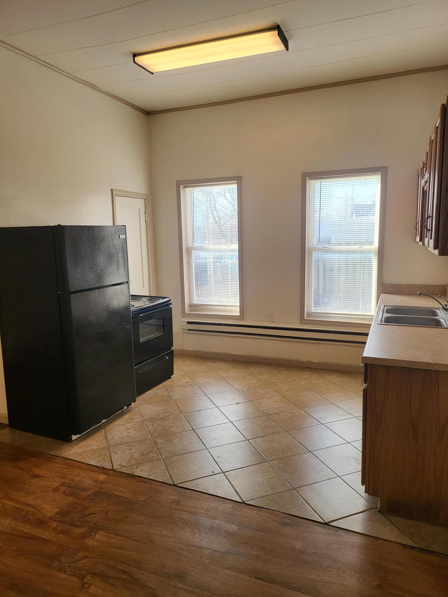 Photo 3 - Residential Income for sale – 505  9th   Monett, MO