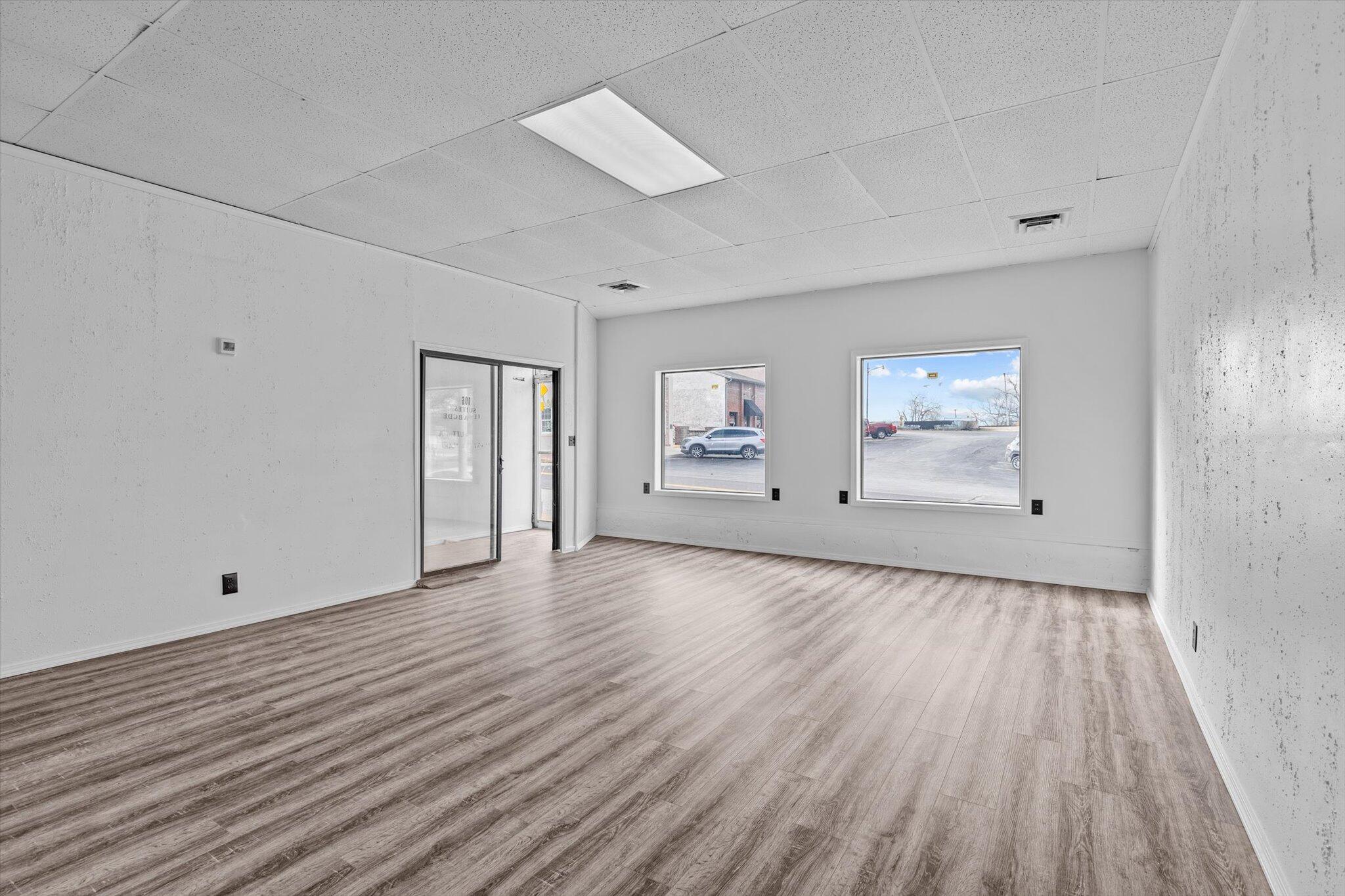 Photo 5 - Commercial Lease for sale – 106 E Commercial Street  Mansfield, MO