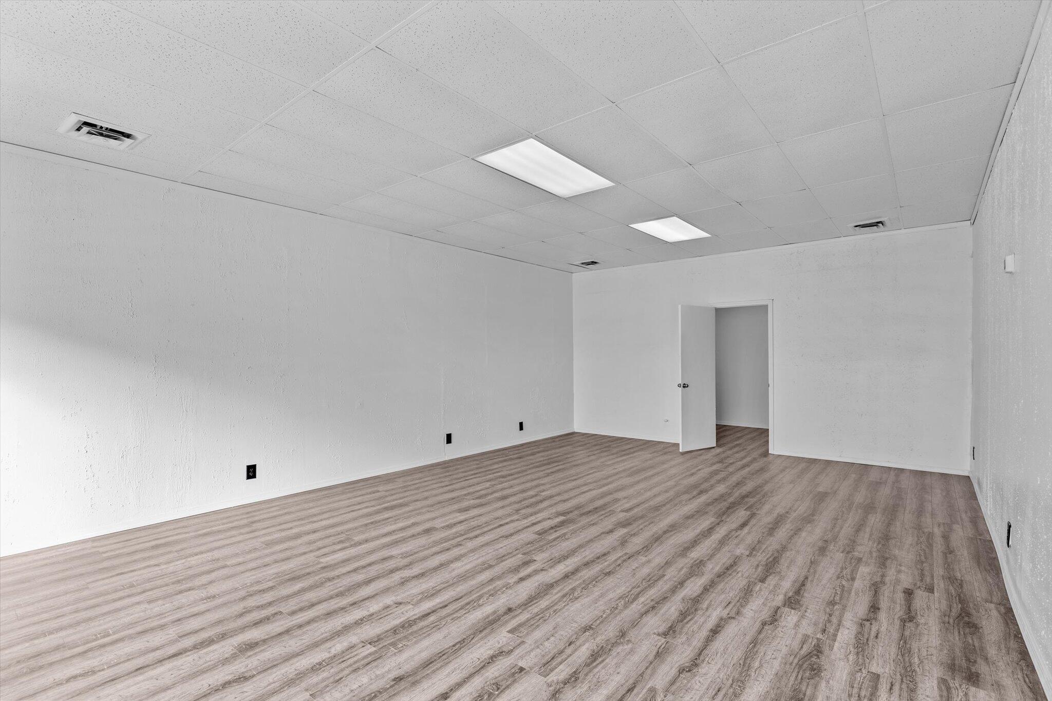 Photo 4 - Commercial Lease for sale – 106 E Commercial Street  Mansfield, MO