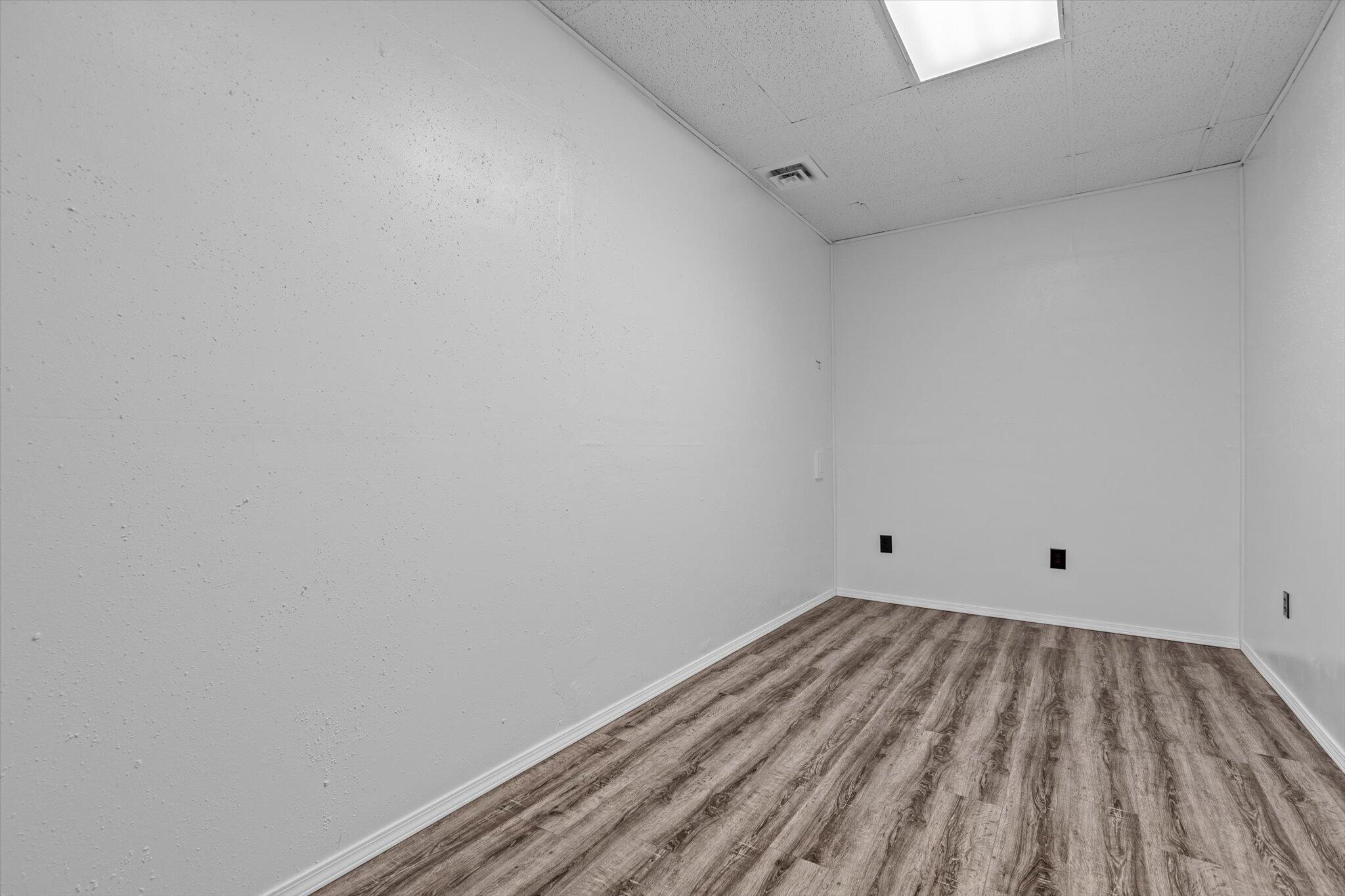 Photo 12 - Commercial Lease for sale – 106 E Commercial Street  Mansfield, MO