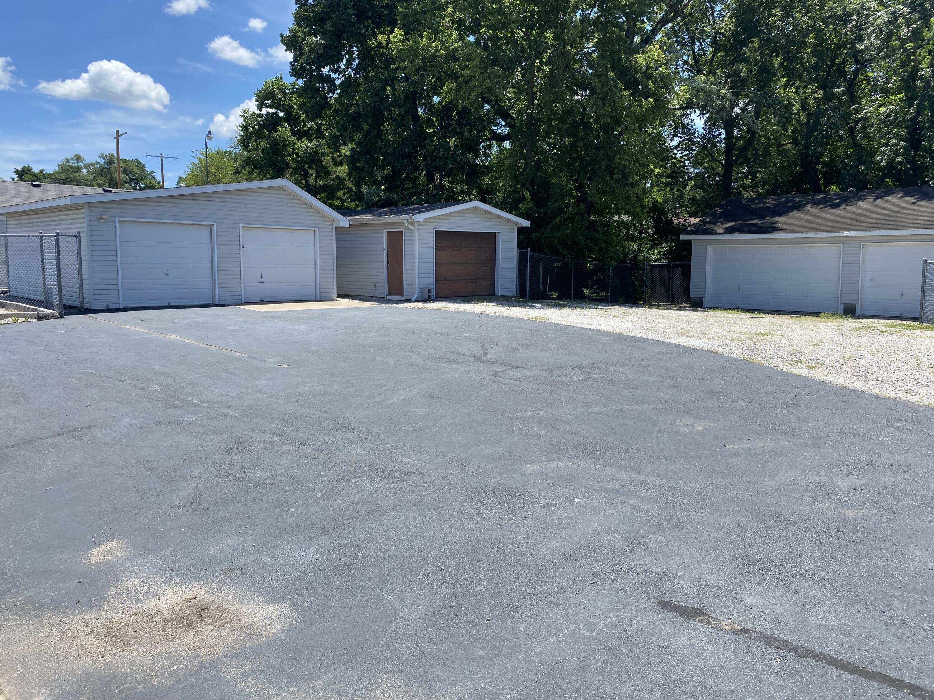 Photo 3 - Commercial Sale for sale – 1816 S Franklin Avenue  Springfield, MO