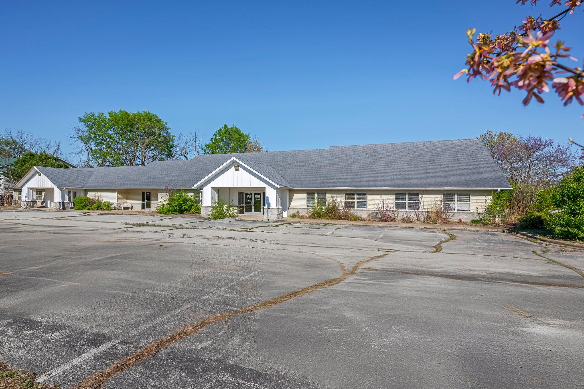 Commercial Sale for sale – 220 N Cedar Avenue  Republic, MO