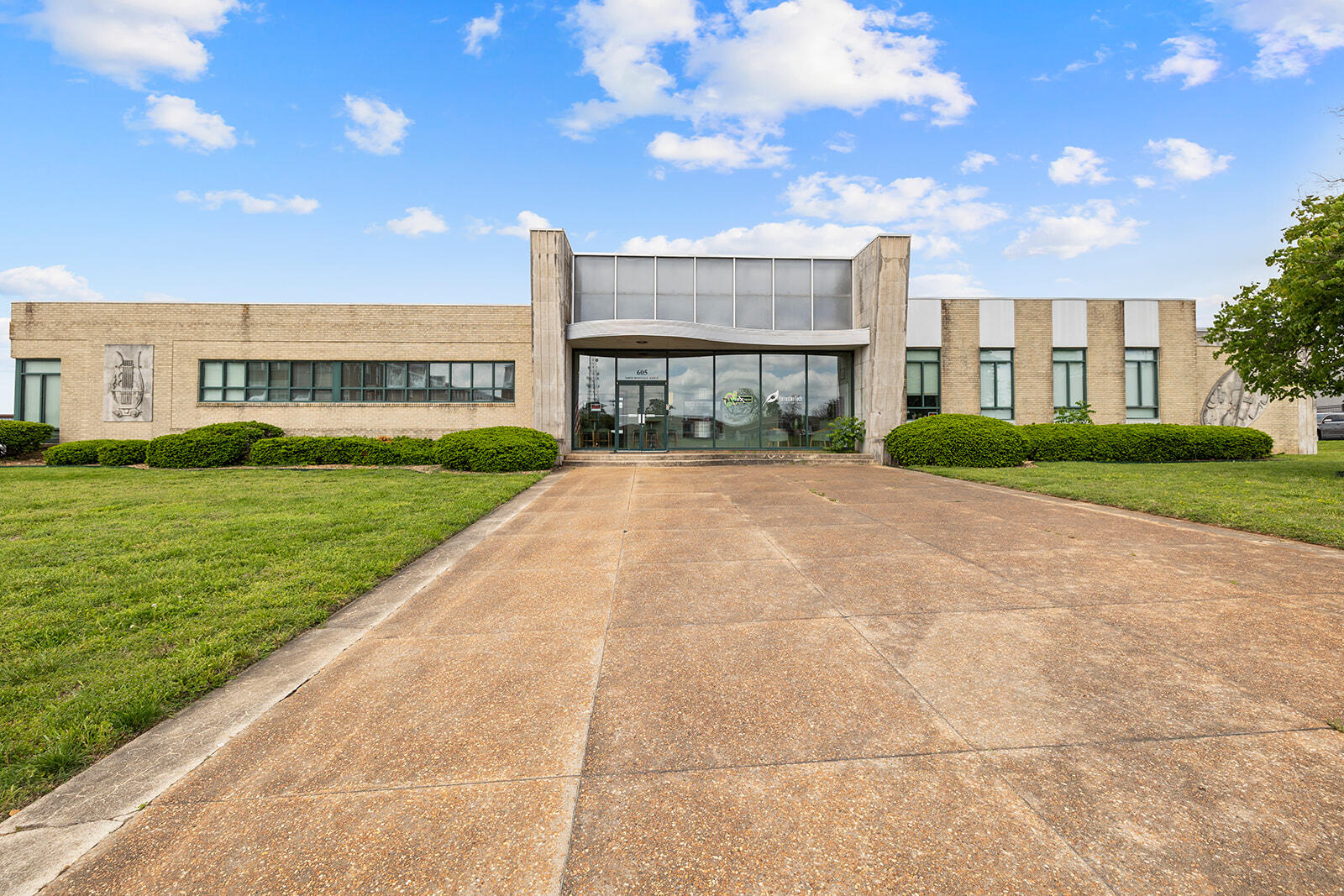 Photo 3 - Commercial Sale for sale – 605 N Boonville Avenue  Springfield, MO