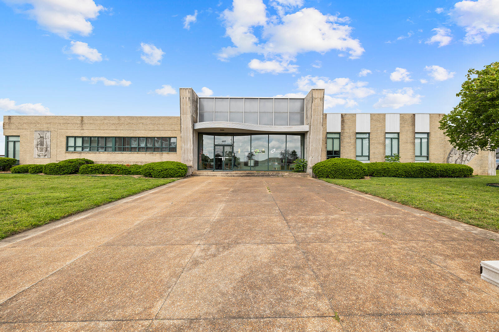 Photo 2 - Commercial Sale for sale – 605 N Boonville Avenue  Springfield, MO