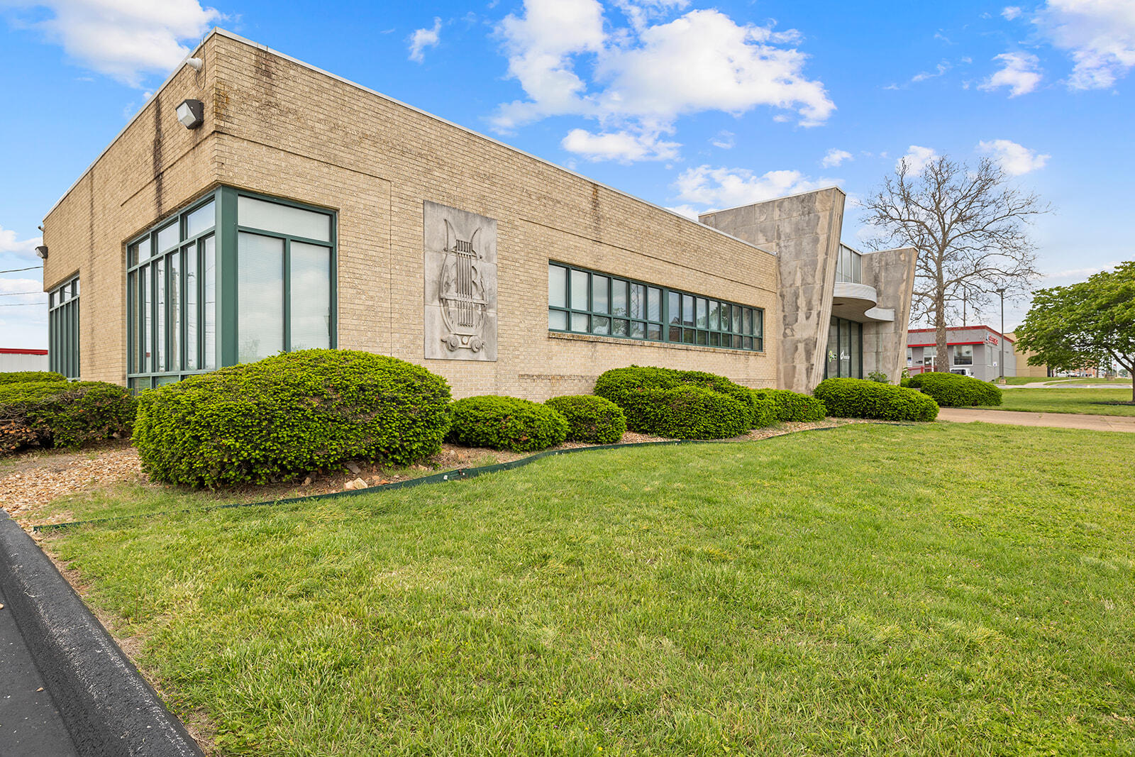 Photo 4 - Commercial Sale for sale – 605 N Boonville Avenue  Springfield, MO