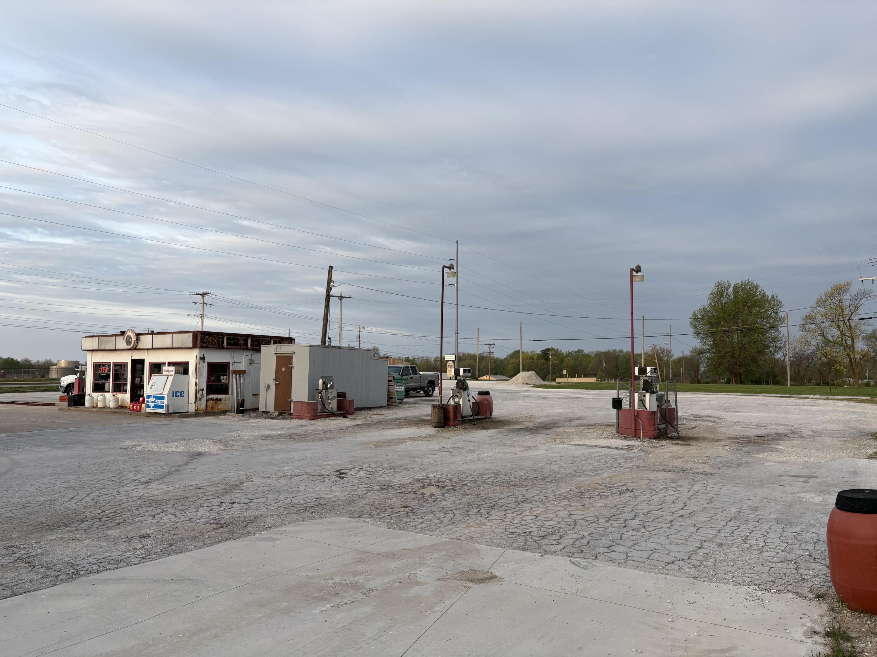 Photo 5 - Commercial Sale for sale – 3505 W Division   Springfield, MO