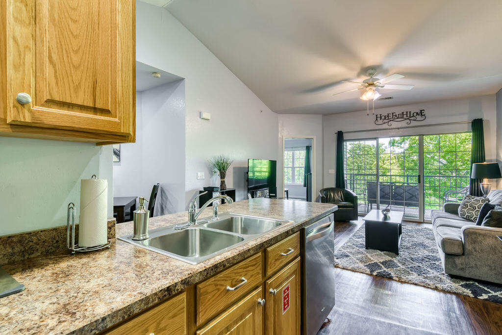 Photo 11 - Residential for sale – 813  Holiday Ridge   Branson, MO