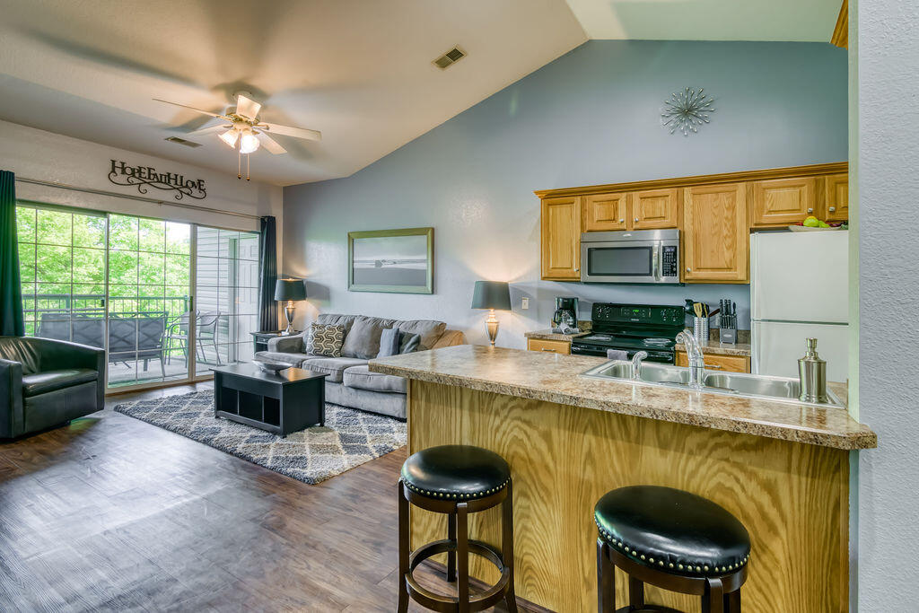 Photo 7 - Residential for sale – 813  Holiday Ridge   Branson, MO