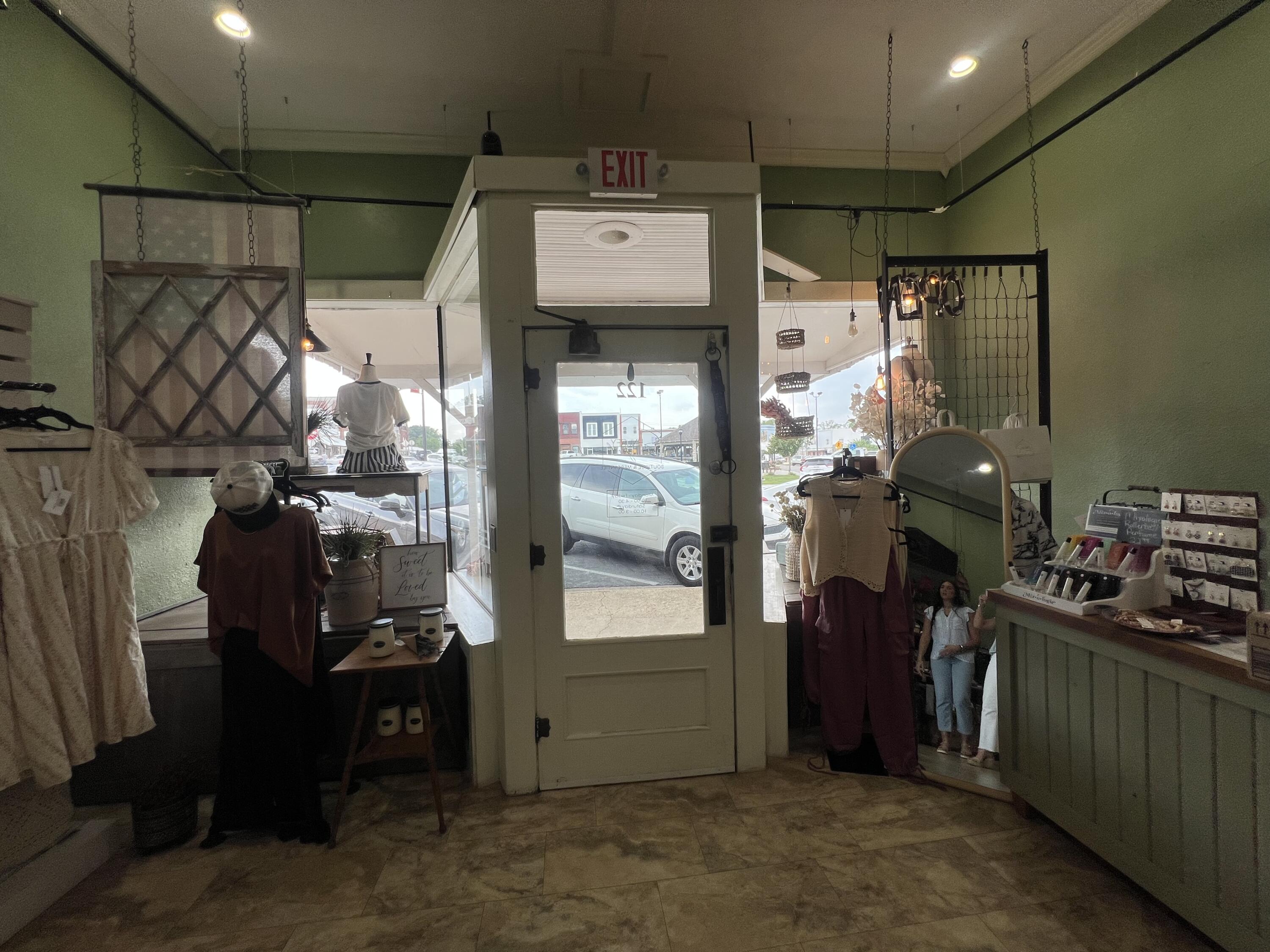 Photo 2 - Commercial Sale for sale – 122 E Washington Avenue  Ava, MO