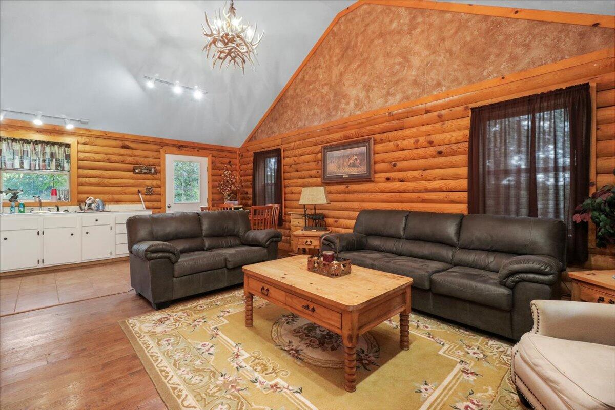 Photo 3 - Residential for sale – 1300  County Road 113   Alton, MO