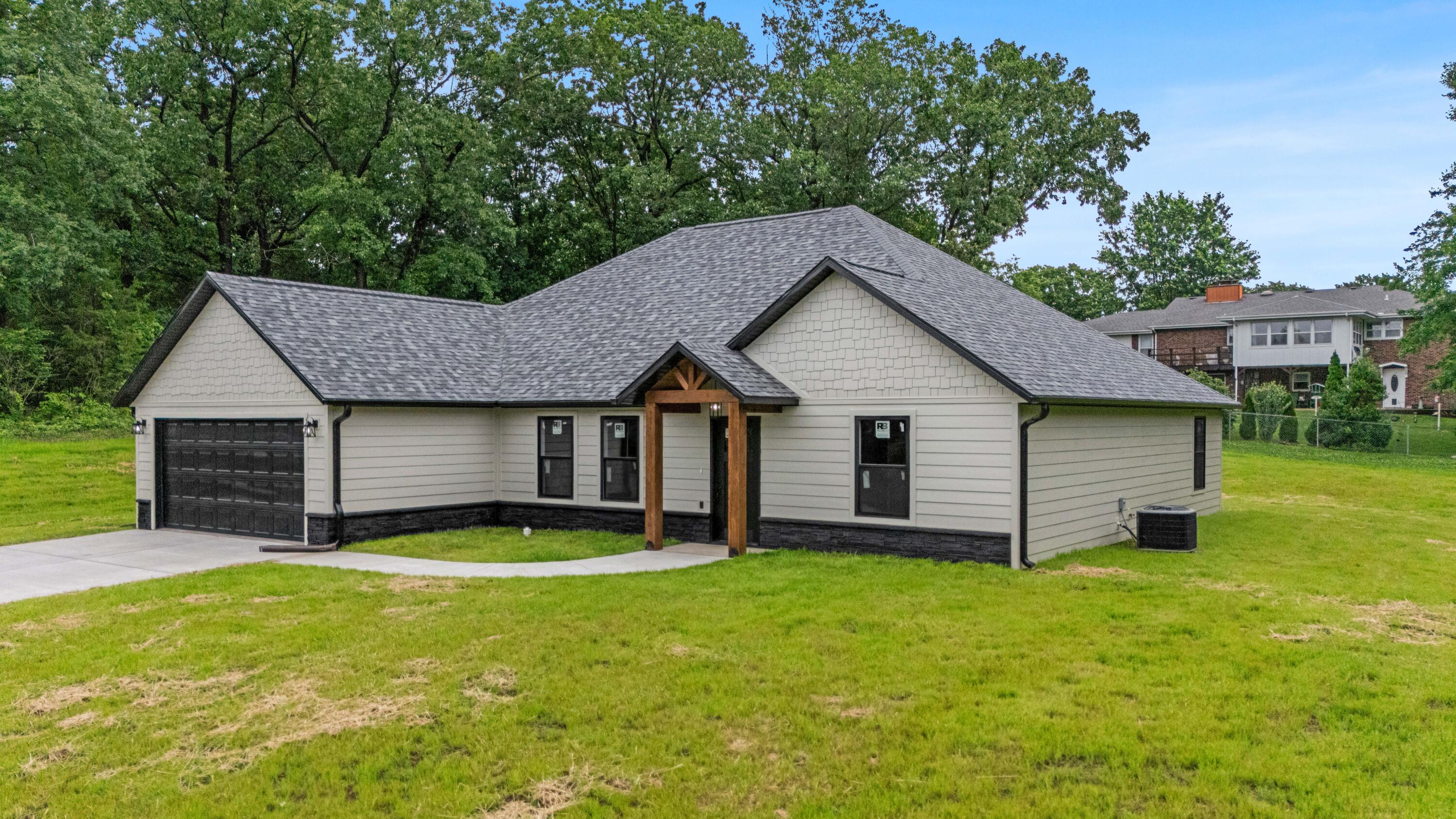 Photo 2 - Residential for sale – 3002  Ginger Drive  West Plains, MO