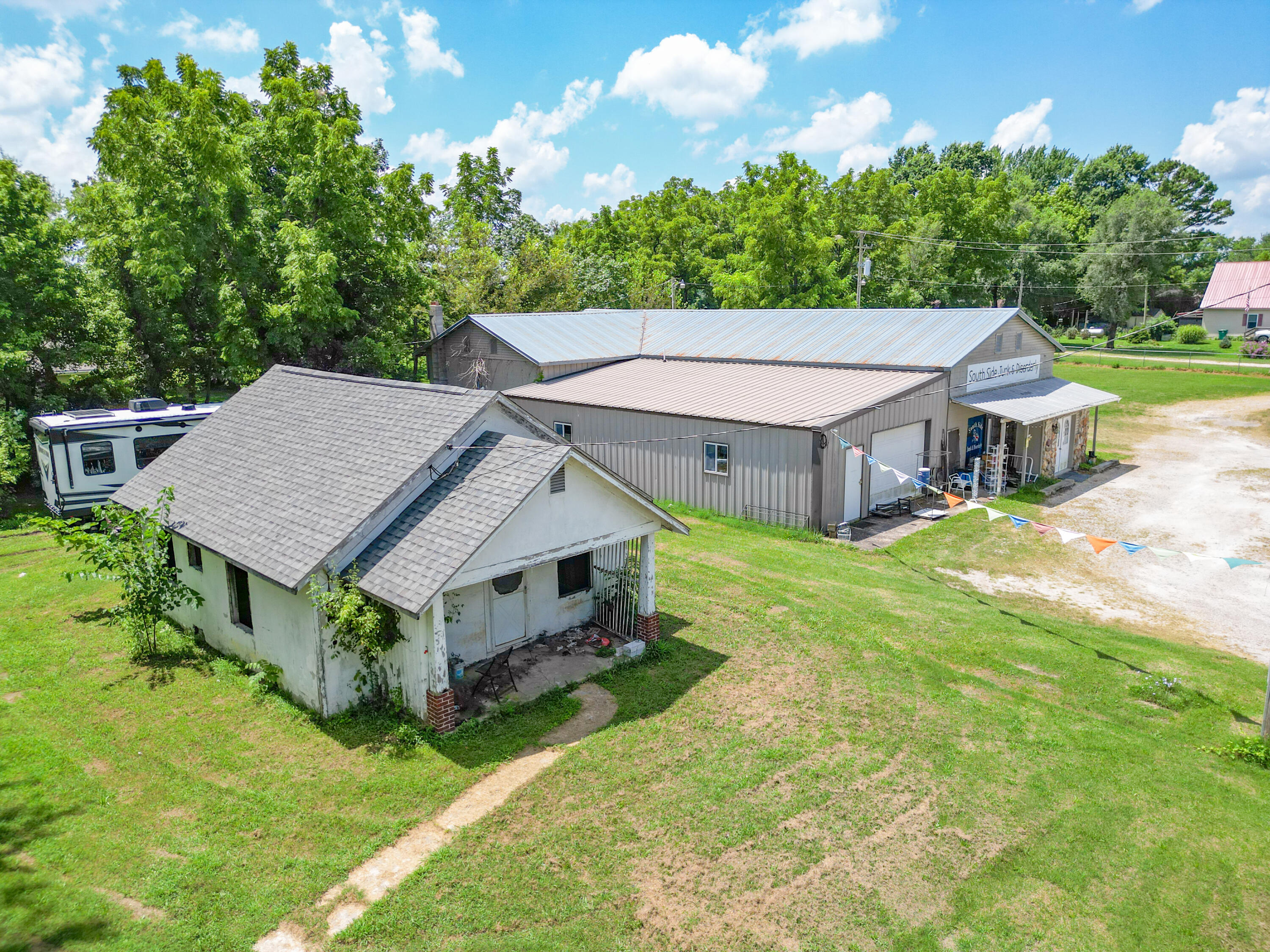 Photo 2 - Commercial Sale for sale – 405 W Clouse Street  Mountain Grove, MO