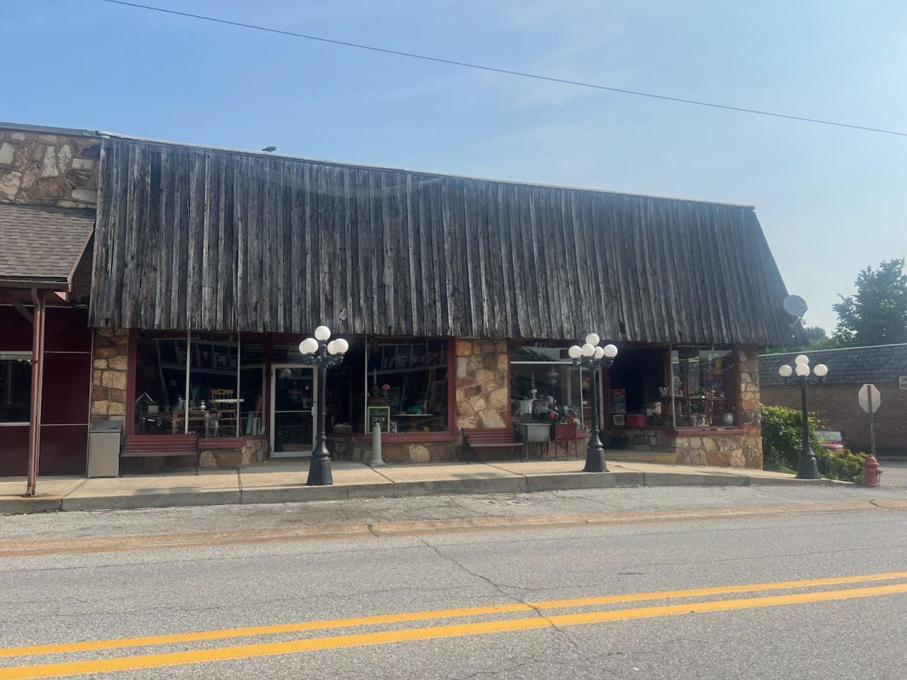 Commercial Sale for sale – 305  Main   Mammoth Spring, AR