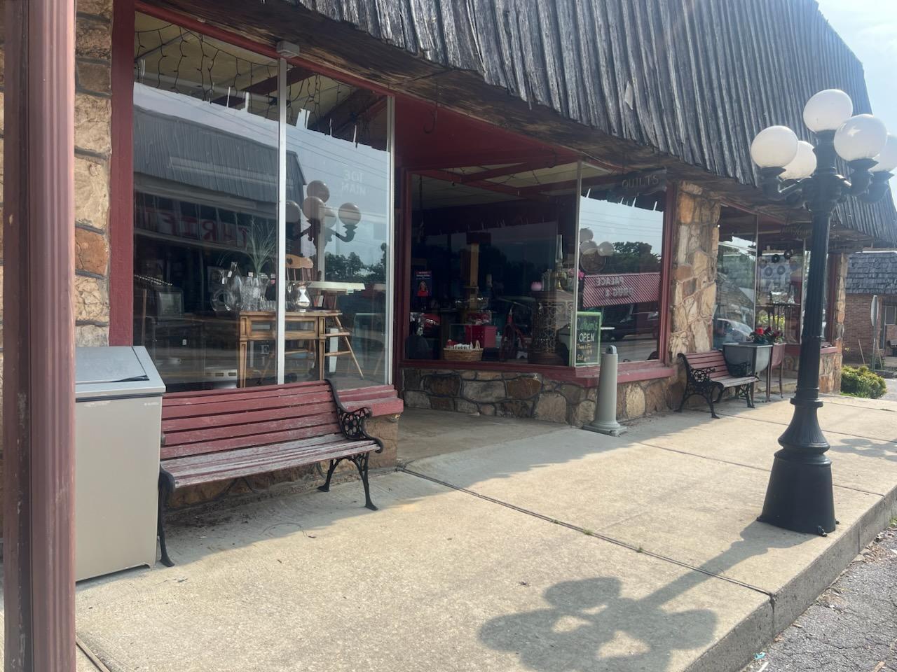 Photo 2 - Commercial Sale for sale – 305  Main   Mammoth Spring, AR