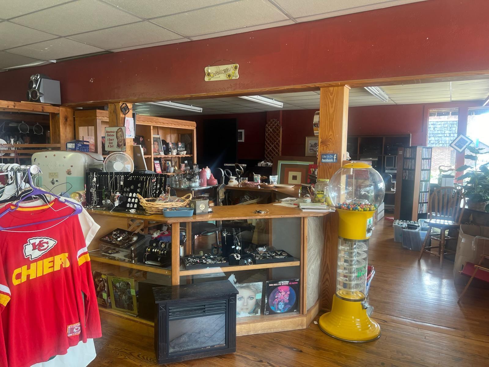 Photo 13 - Commercial Sale for sale – 305  Main   Mammoth Spring, AR