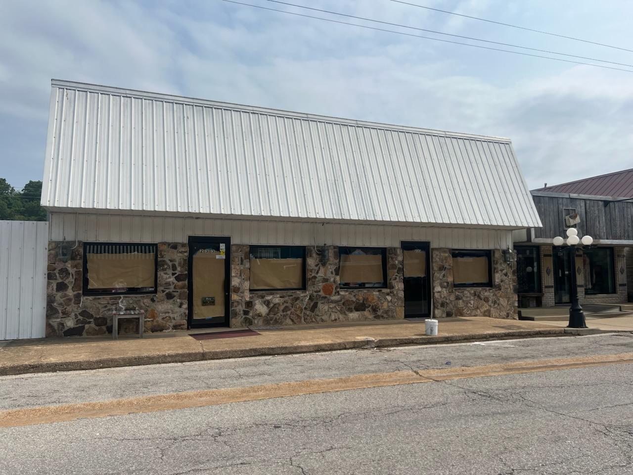 Photo 2 - Commercial Sale for sale – 233  Main   Mammoth Spring, AR