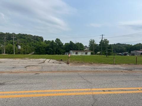 Photo 2 - Land for sale – 95  Main   Mammoth Spring, AR