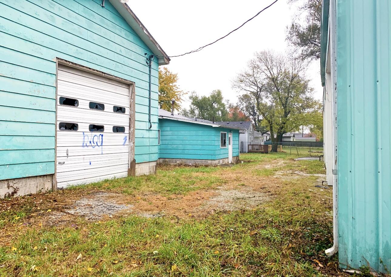 Photo 3 - Commercial Sale for sale – 1640 E Florida Street  Springfield, MO