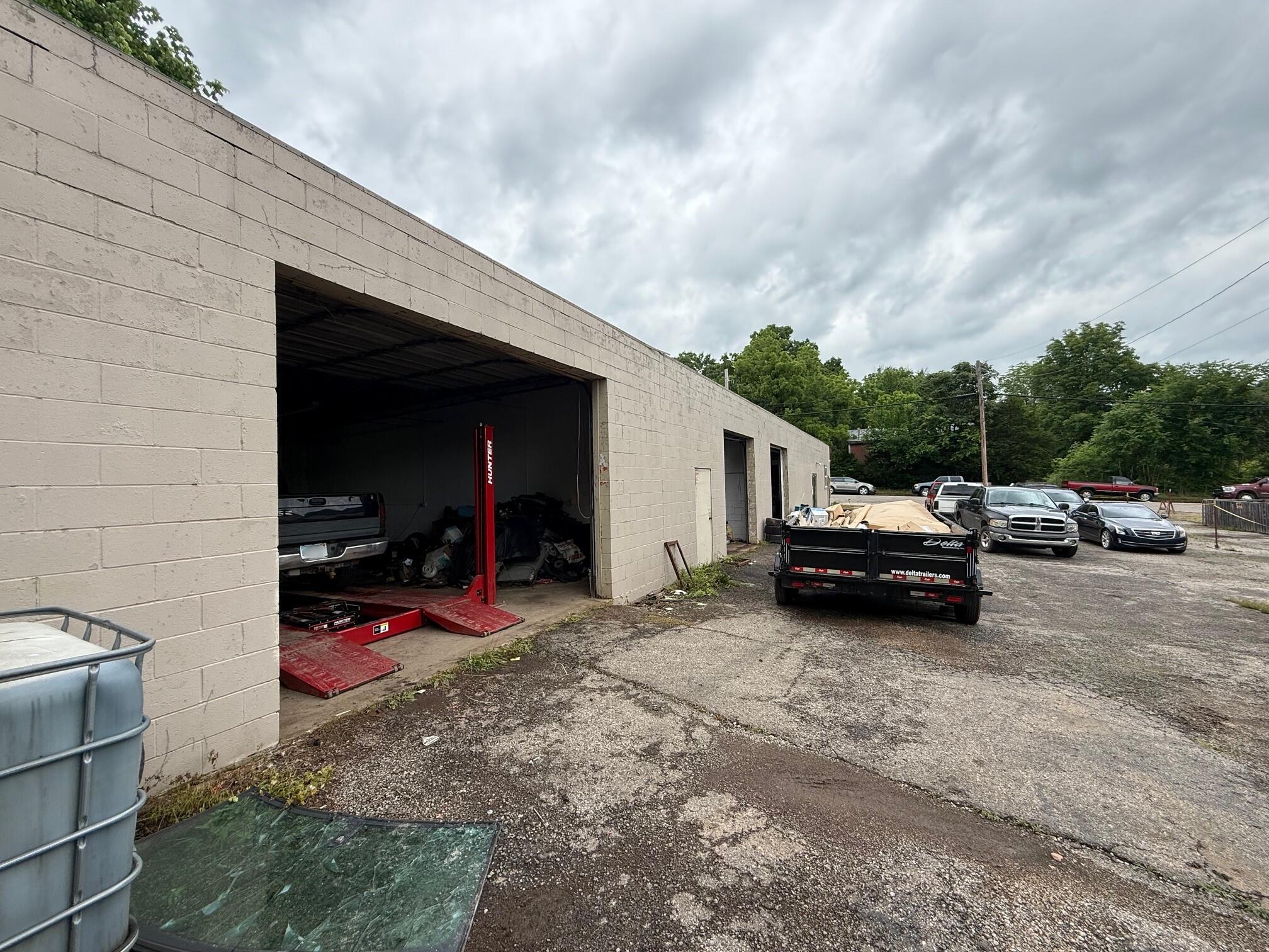 Photo 3 - Commercial Sale for sale – 103  Vine   Thayer, MO