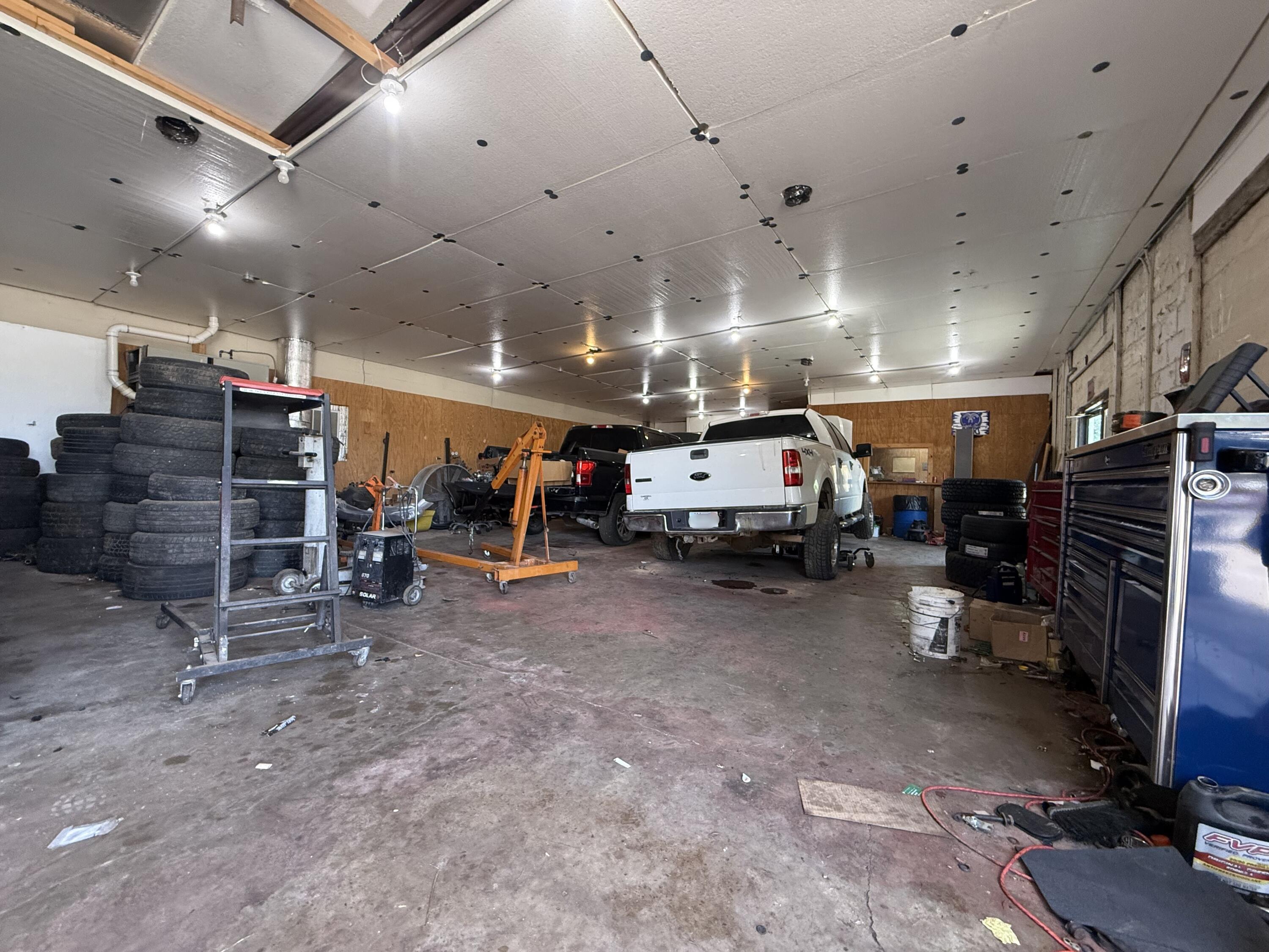 Photo 4 - Commercial Sale for sale – 103  Vine   Thayer, MO