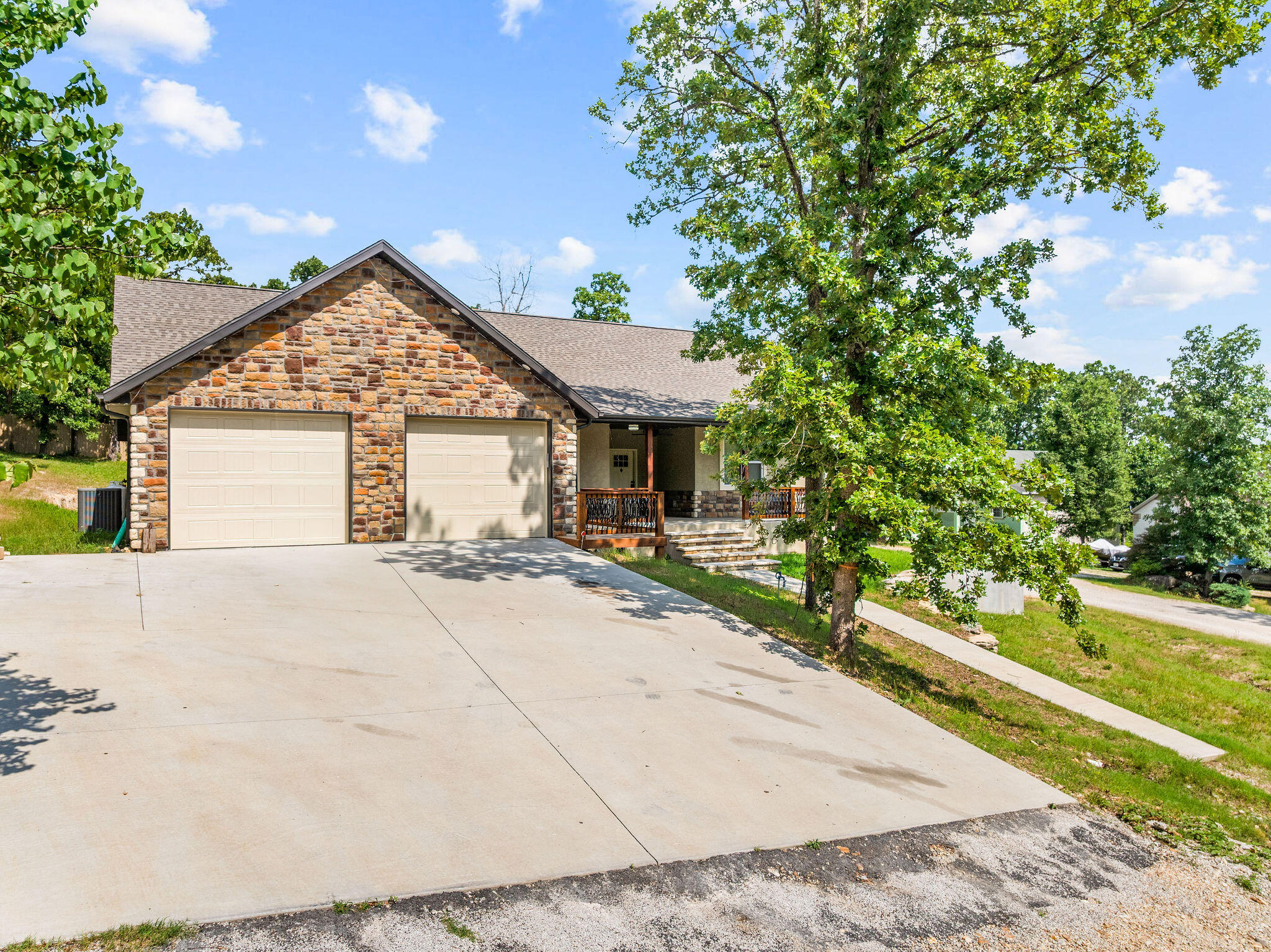 Photo 3 - Residential for sale – 122  Thomas Eugene Drive  Branson, MO