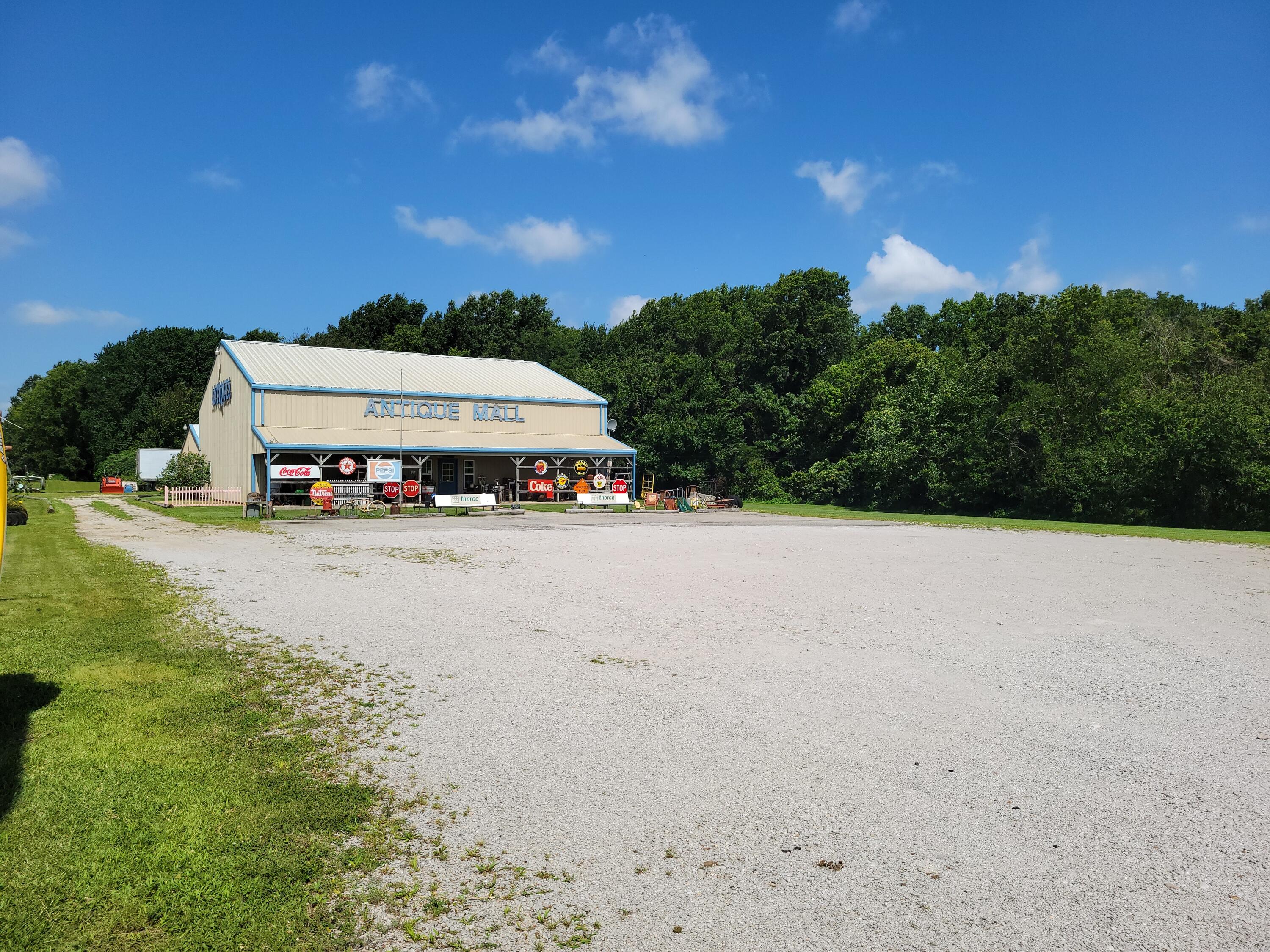 Photo 15 - Commercial Sale for sale – 13 SW 1st Lane  Lamar, MO