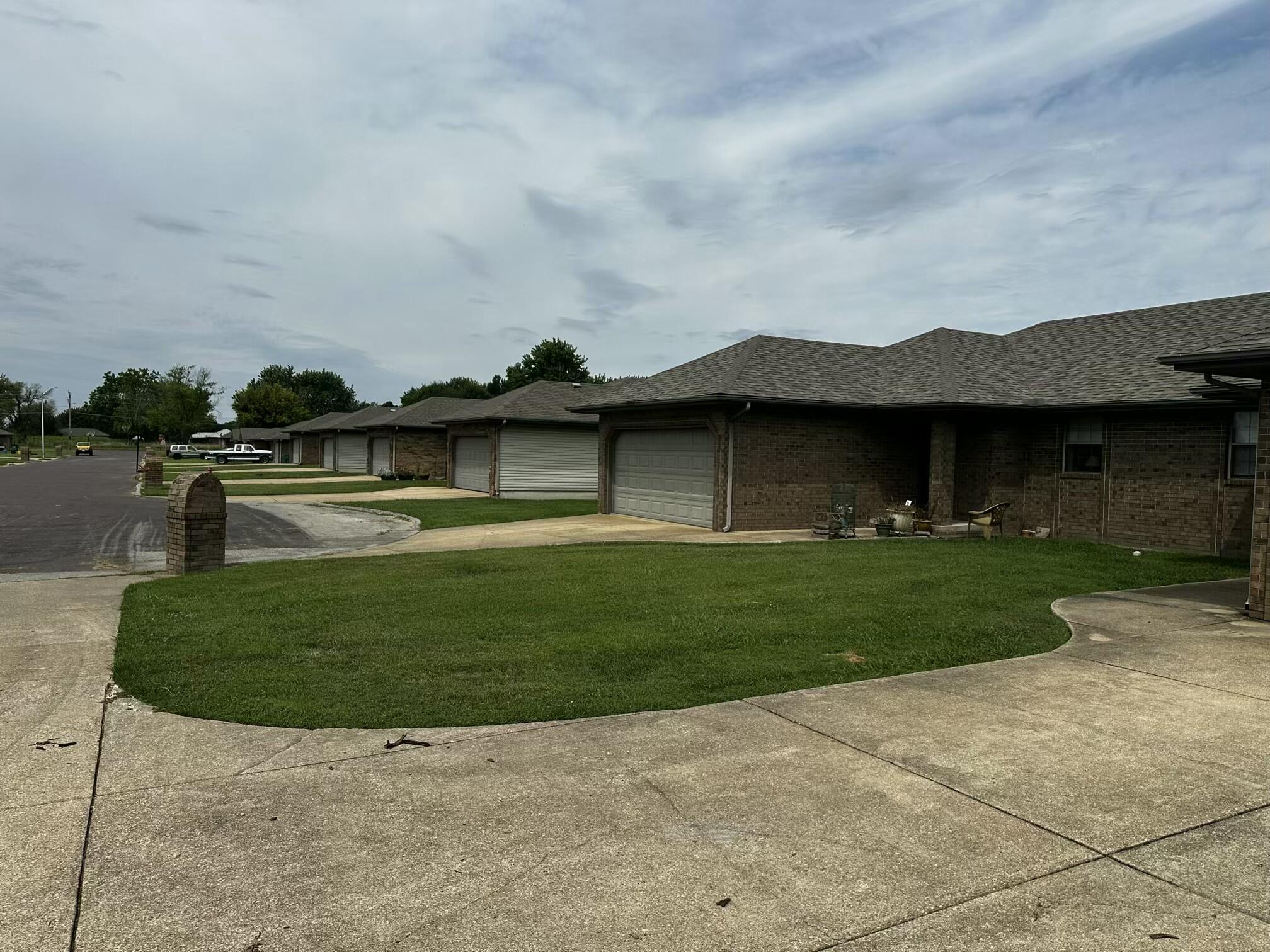 Photo 18 - Residential for sale – 1000-1011 E 15th Street  Mountain Grove, MO