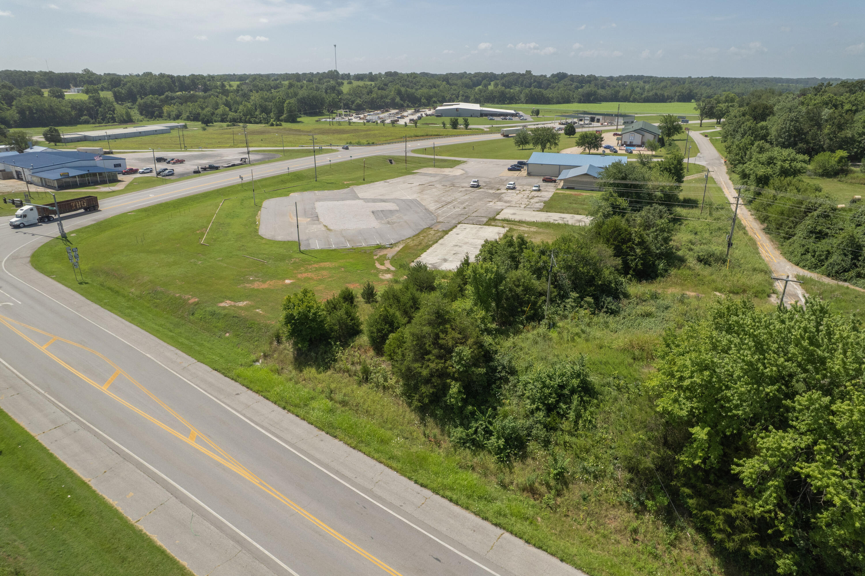 Photo 11 - Land for sale – 000 S Highway 37   Cassville, MO