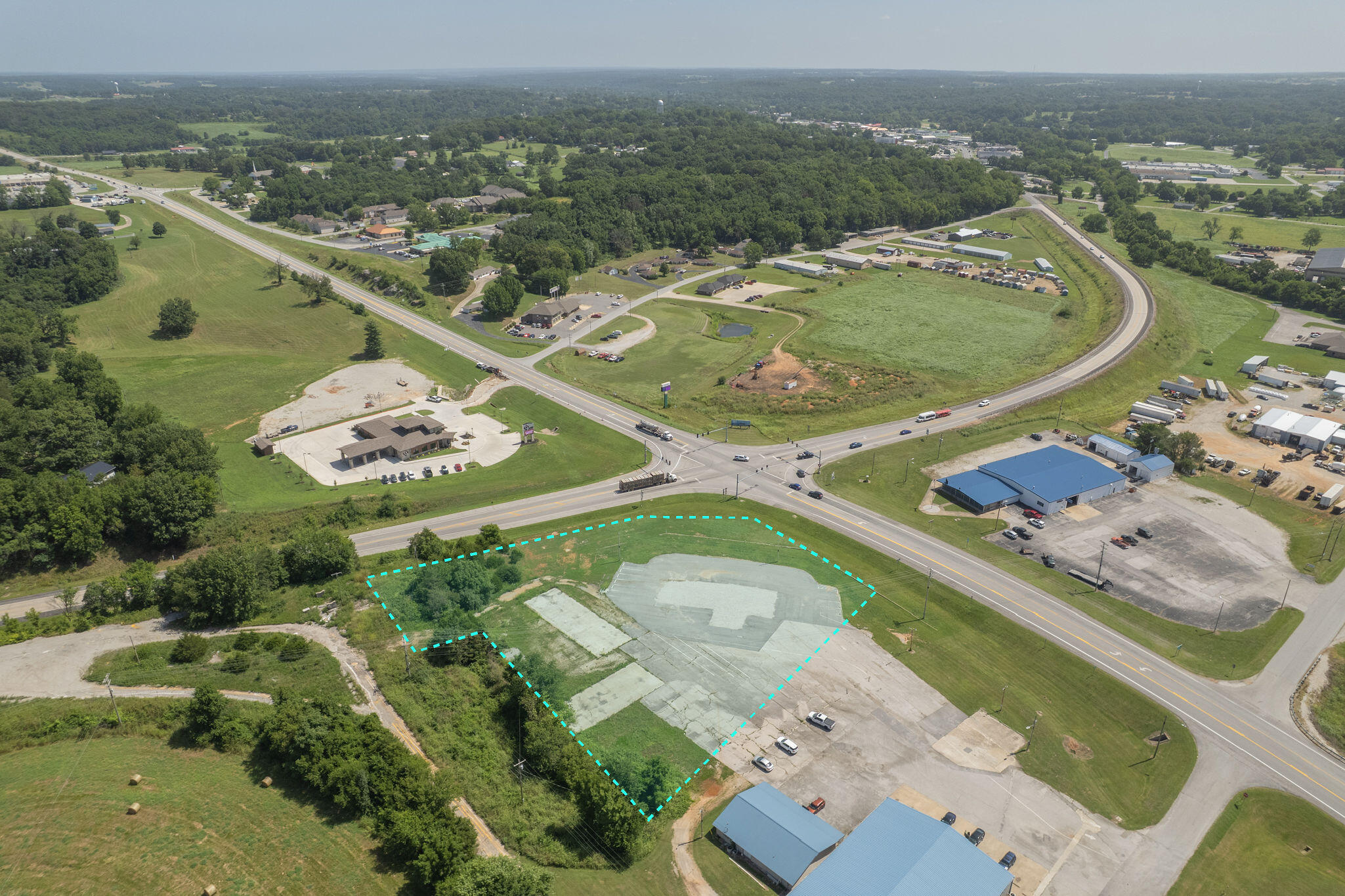 Photo 4 - Land for sale – 000 S Highway 37   Cassville, MO