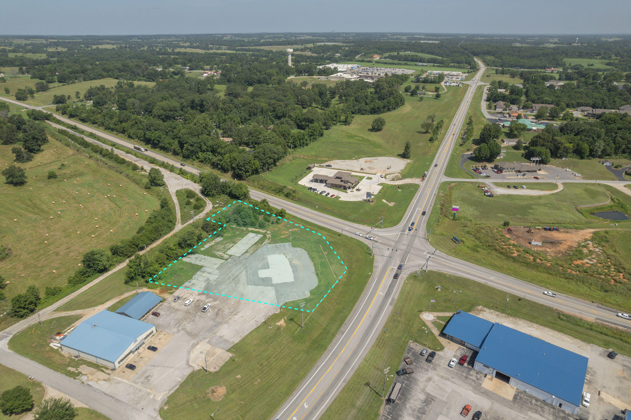 Photo 3 - Land for sale – 000 S Highway 37   Cassville, MO