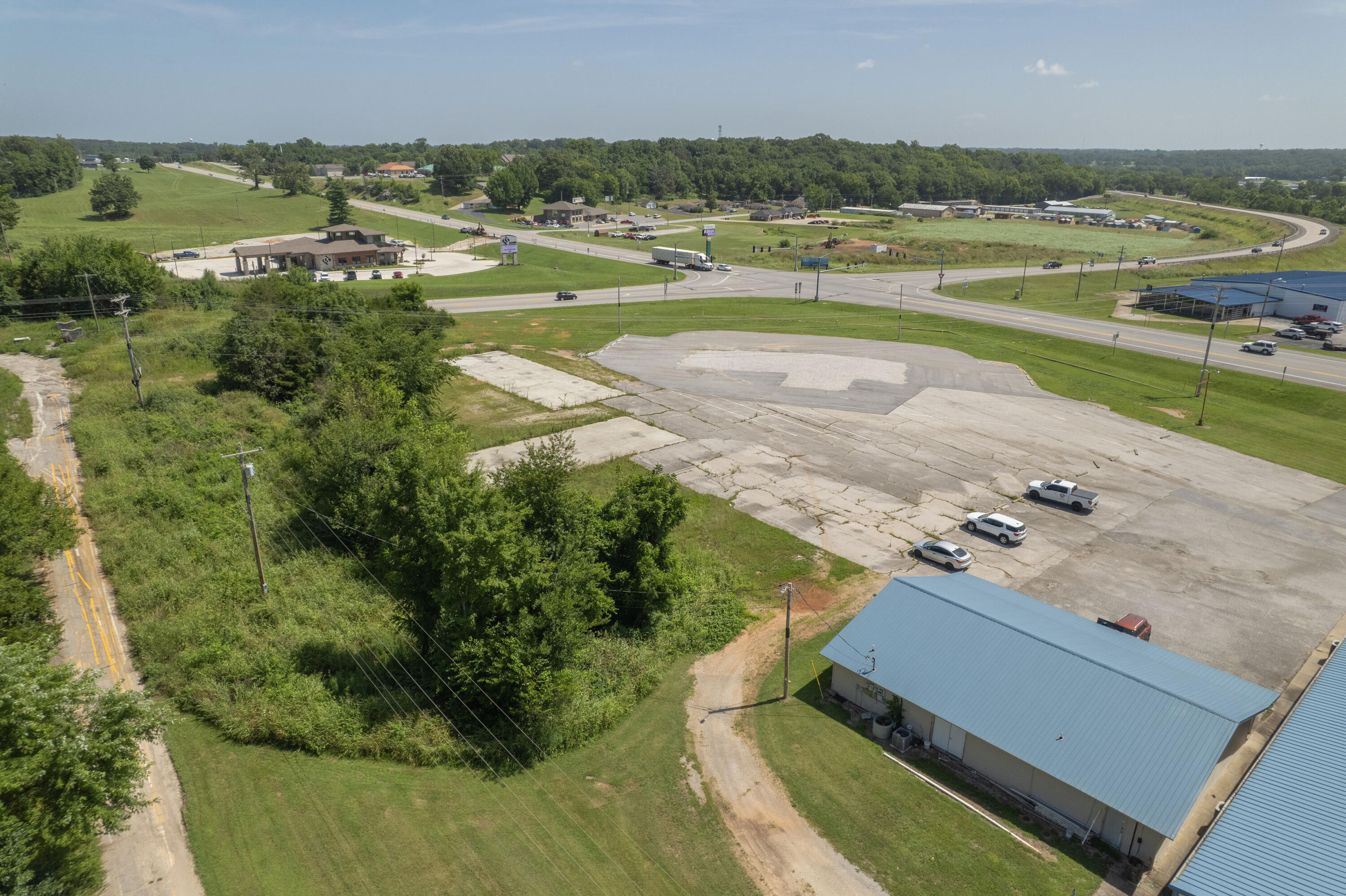 Photo 8 - Land for sale – 000 S Highway 37   Cassville, MO