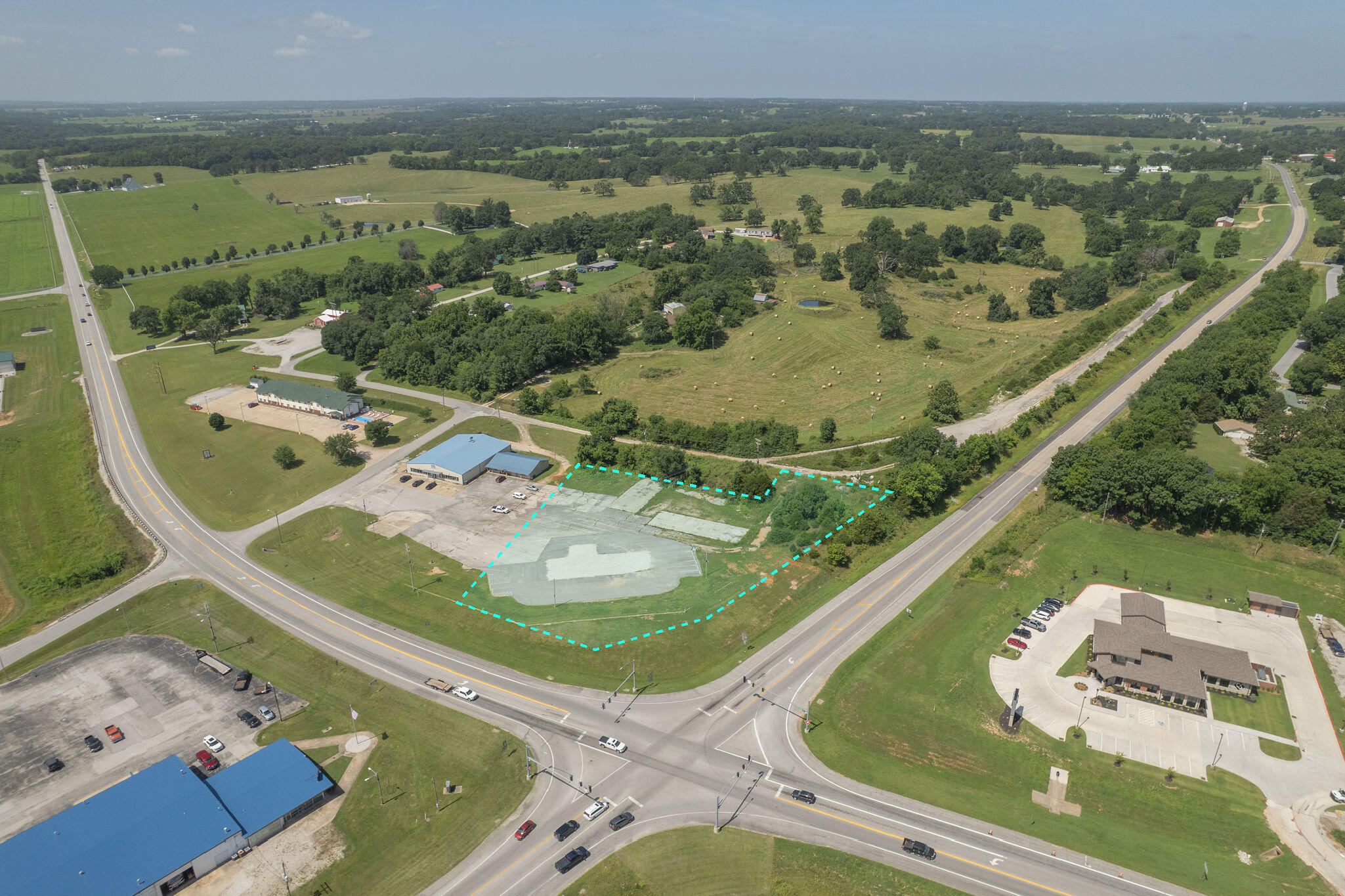 Land for sale – 000 S Highway 37   Cassville, MO