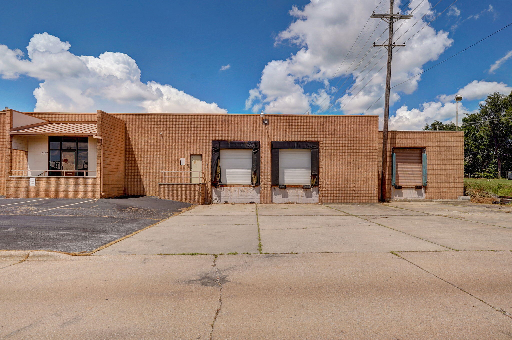 Photo 3 - Commercial Sale for sale – 1301 W Webster Street  Springfield, MO
