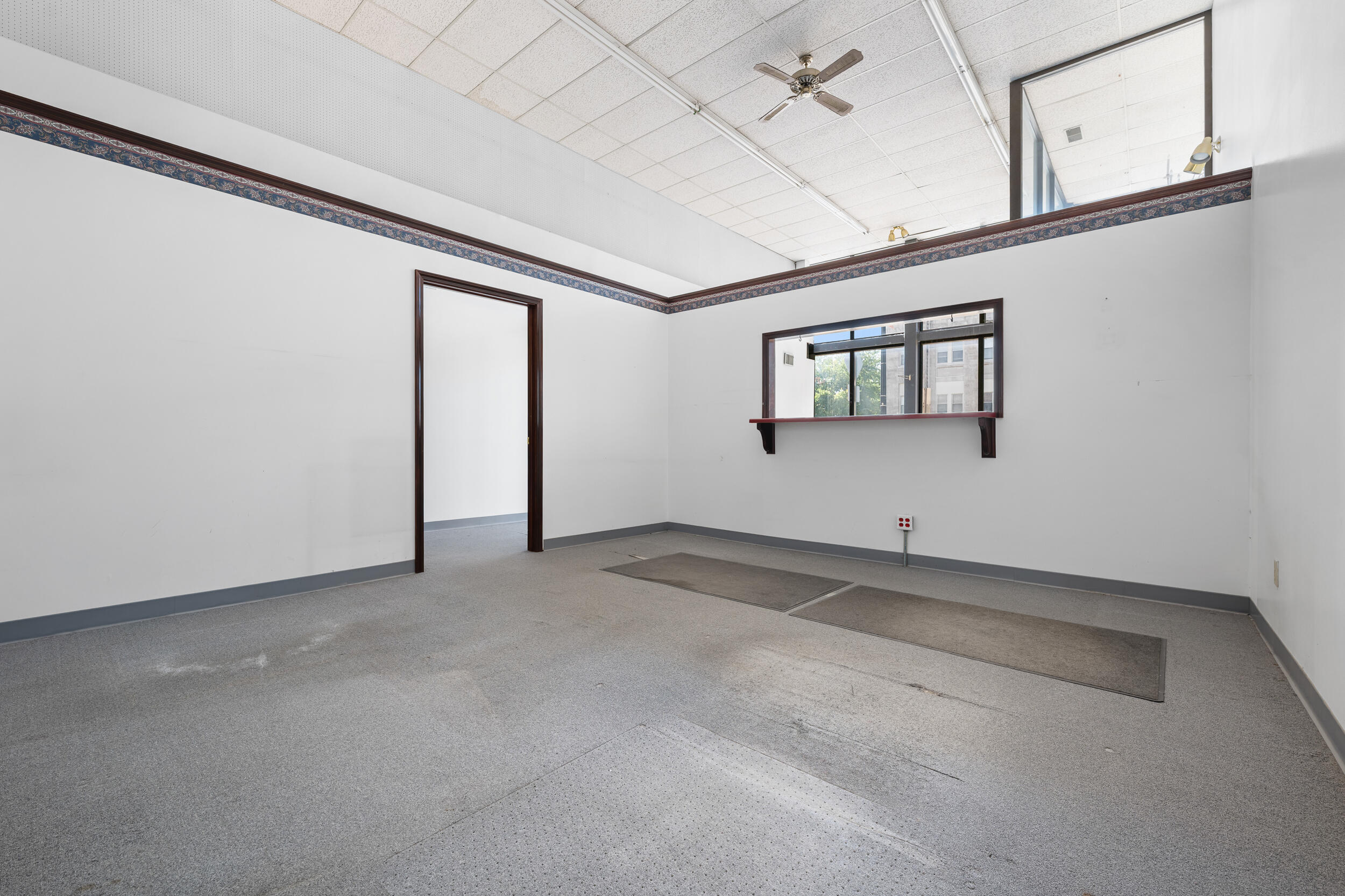 Photo 9 - Commercial Sale for sale – 107 E Broadway Street  Bolivar, MO