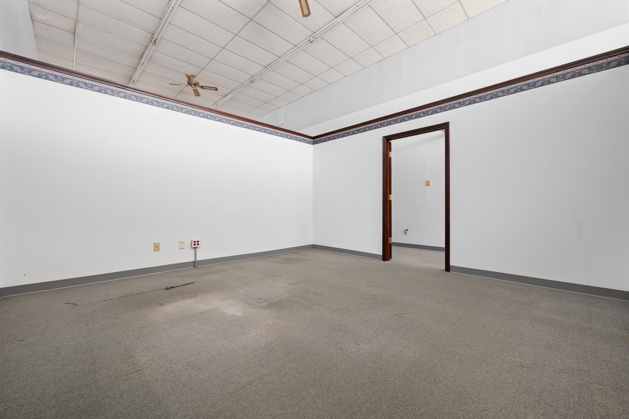 Photo 10 - Commercial Sale for sale – 107 E Broadway Street  Bolivar, MO