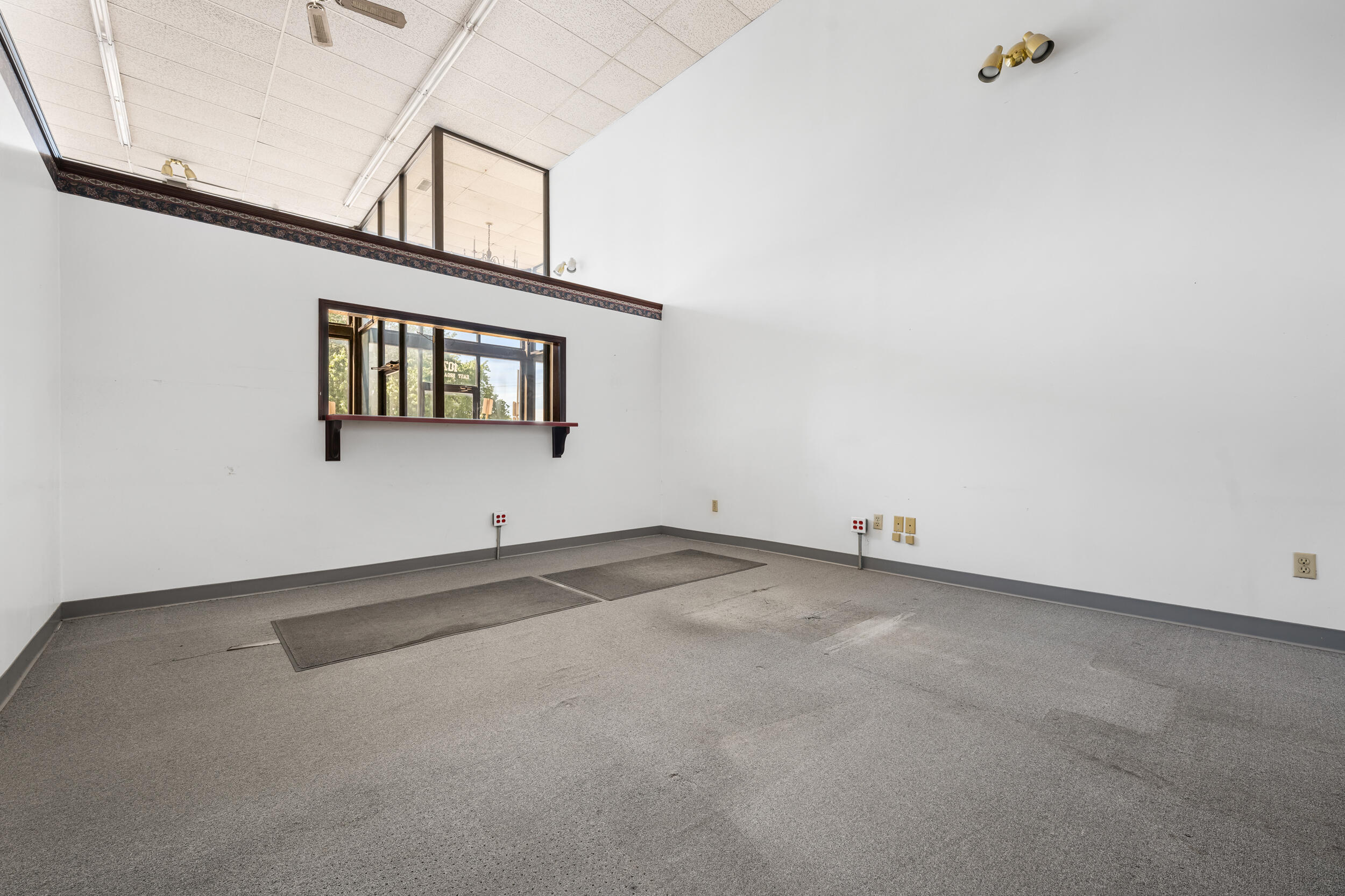 Photo 8 - Commercial Sale for sale – 107 E Broadway Street  Bolivar, MO