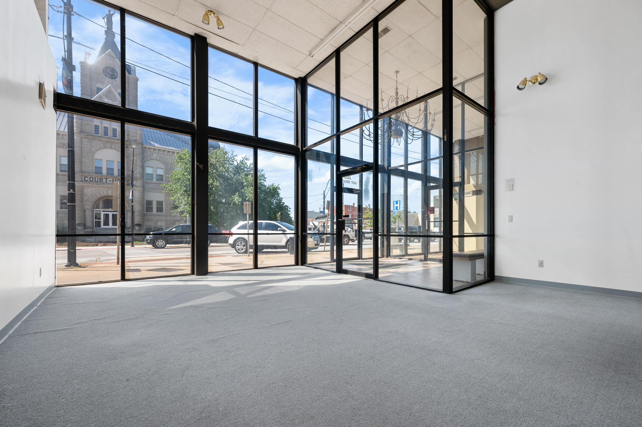 Photo 6 - Commercial Sale for sale – 107 E Broadway Street  Bolivar, MO