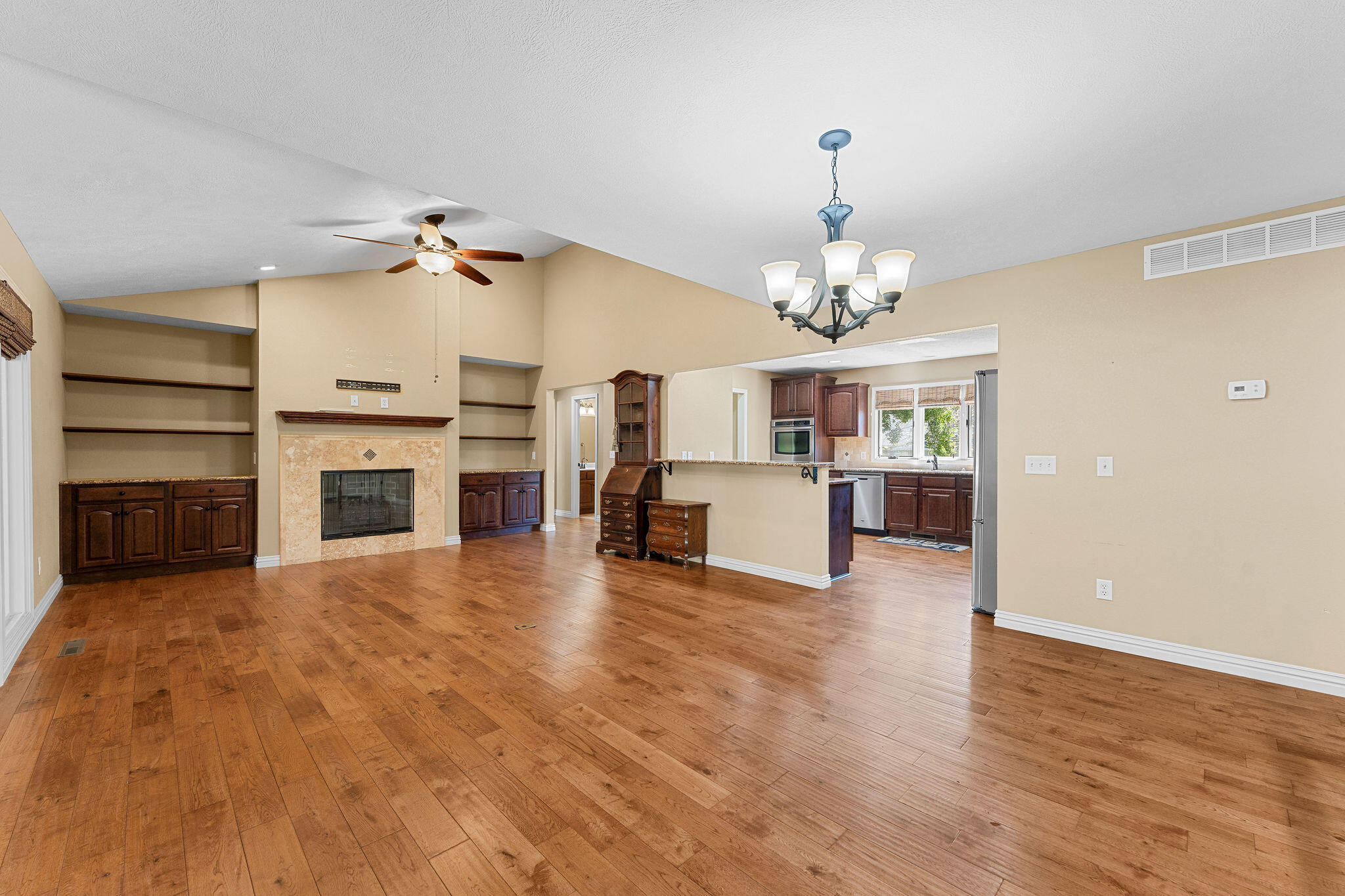 Photo 4 - Residential for sale – 133  Regent Drive  Branson, MO