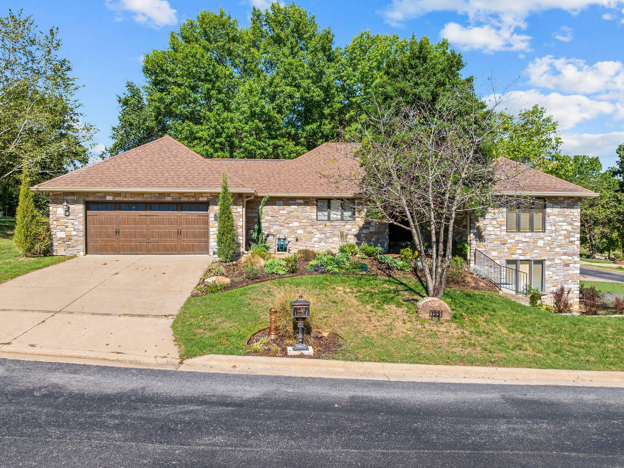 Residential for sale – 133  Regent Drive  Branson, MO