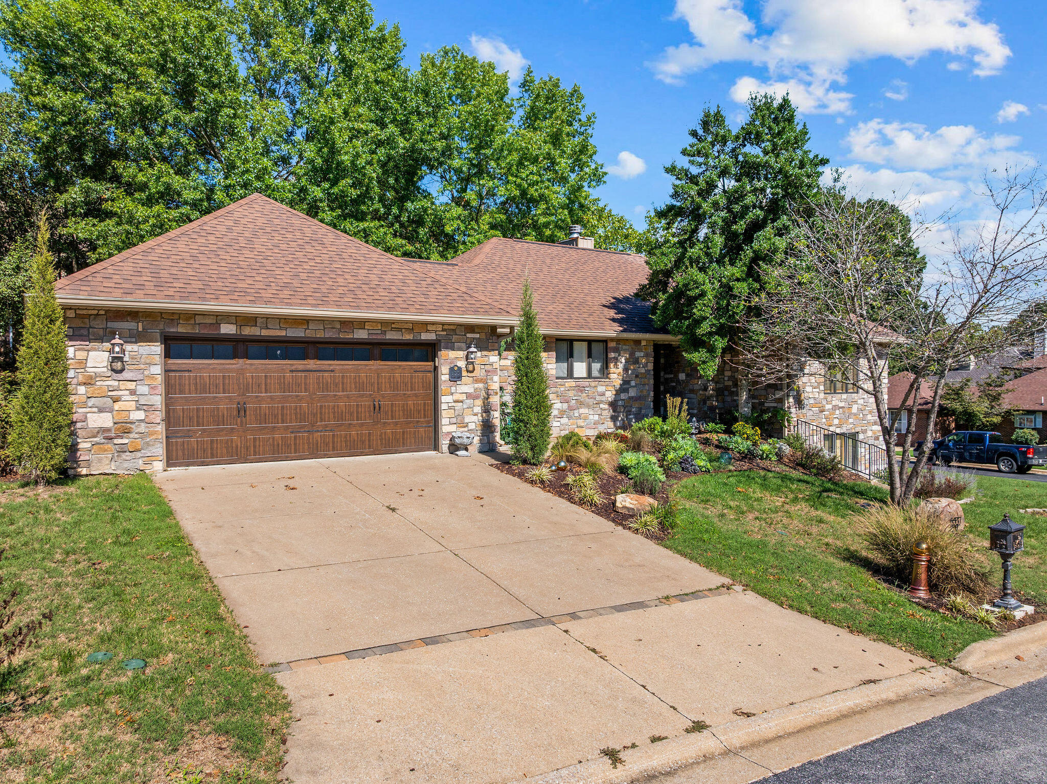 Photo 2 - Residential for sale – 133  Regent Drive  Branson, MO