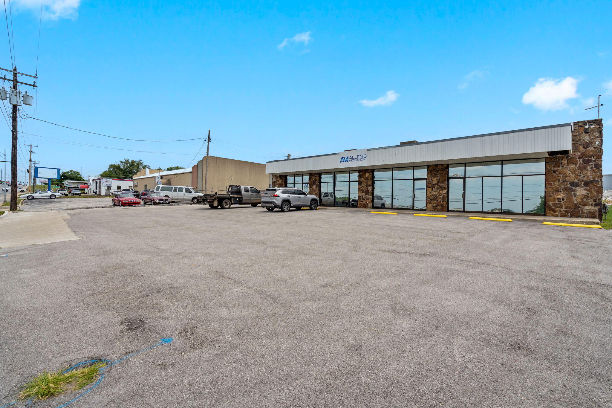 Photo 5 - Commercial Sale for sale – 2752 E Kearney Street  Springfield, MO