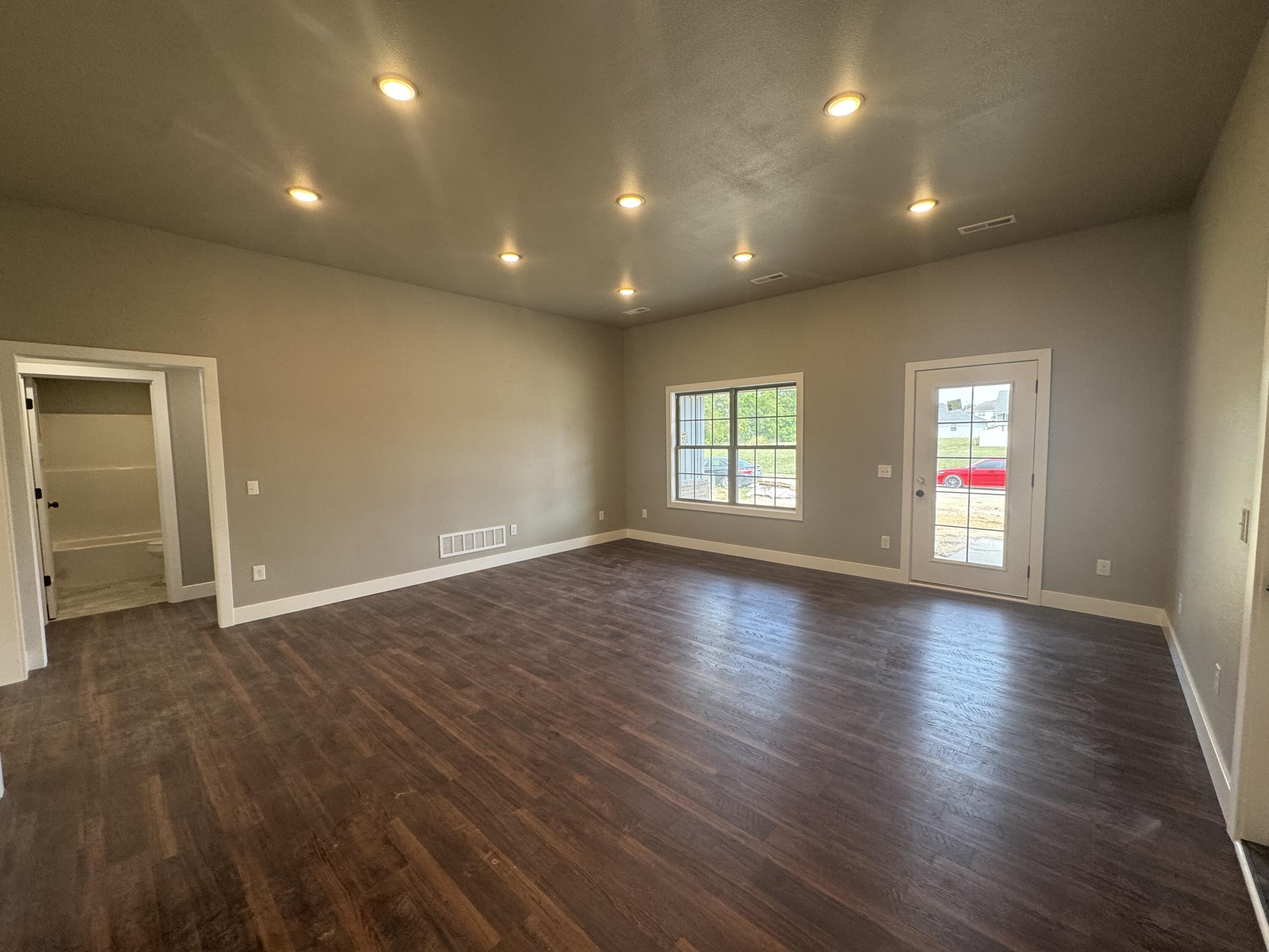 Photo 7 - Residential for sale – 1618  Ridgemont Avenue  Monett, MO