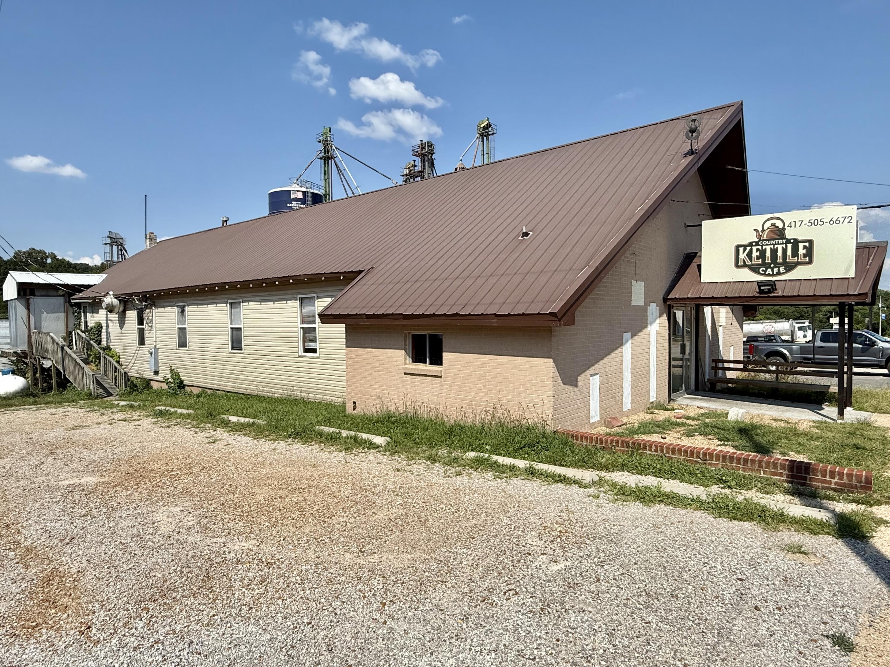 Photo 3 - Commercial Sale for sale – 127 E Rolla Street  Hartville, MO