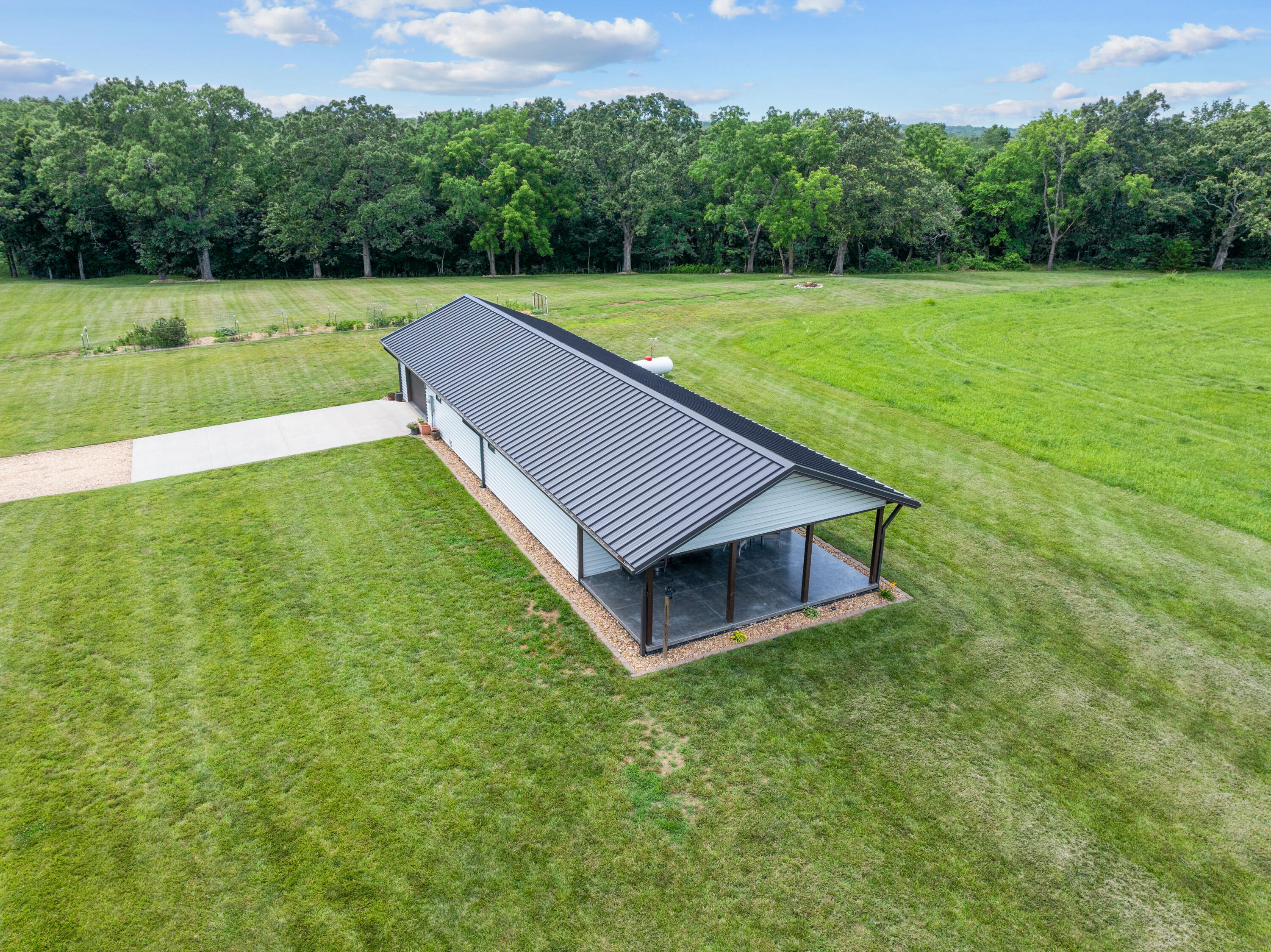 Photo 8 - Farm for sale – 27255  Farm Road 2090   Cape Fair, MO