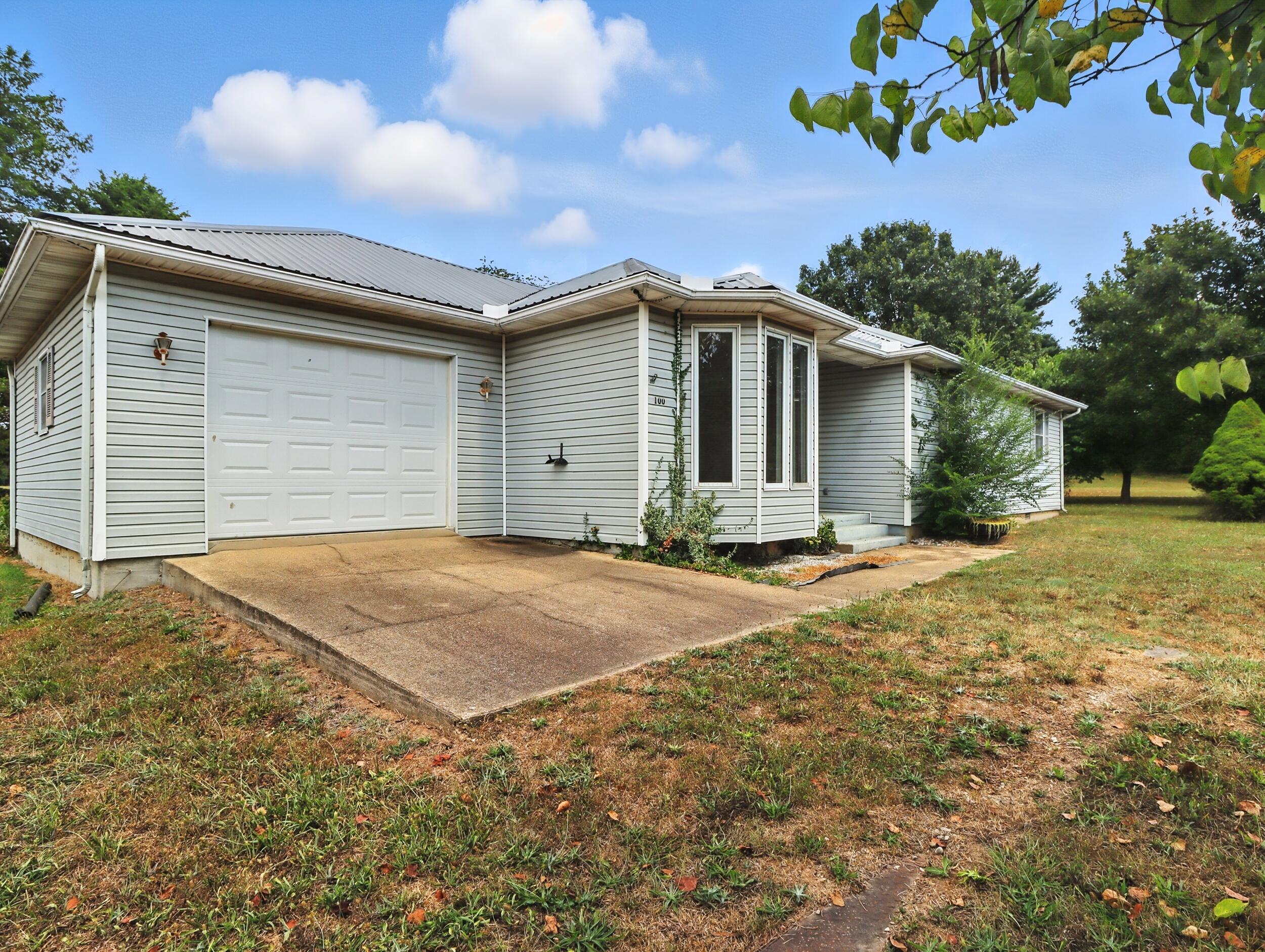 Photo 3 - Residential for sale – 100  Pennycuick Drive  Mountain View, MO