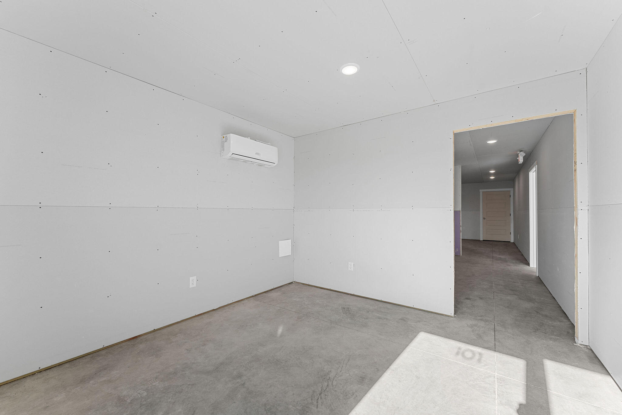 Photo 15 - Commercial Lease for sale – 201  Blue Sky Lane  Hollister, MO