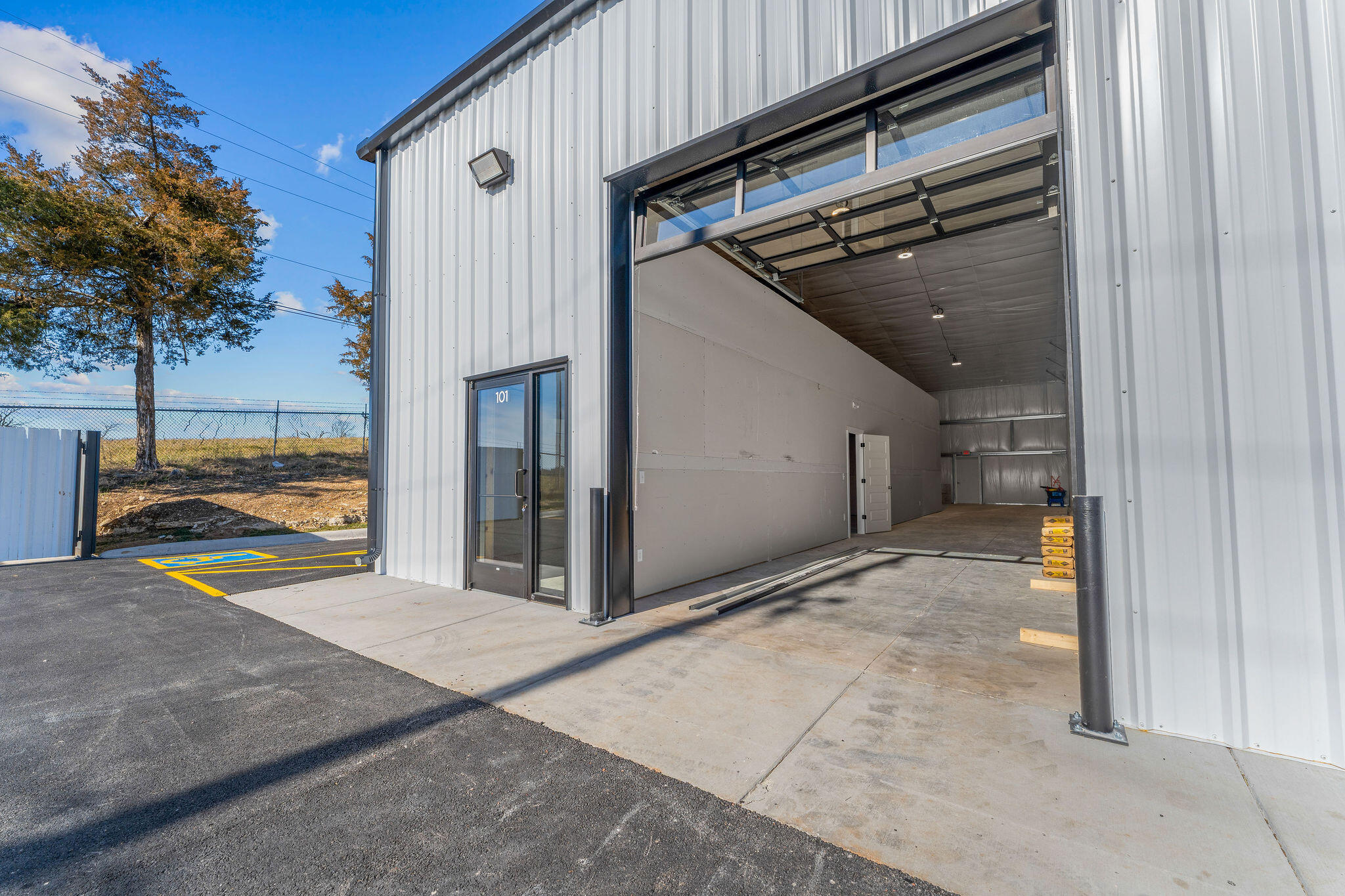Photo 5 - Commercial Lease for sale – 201  Blue Sky Lane  Hollister, MO